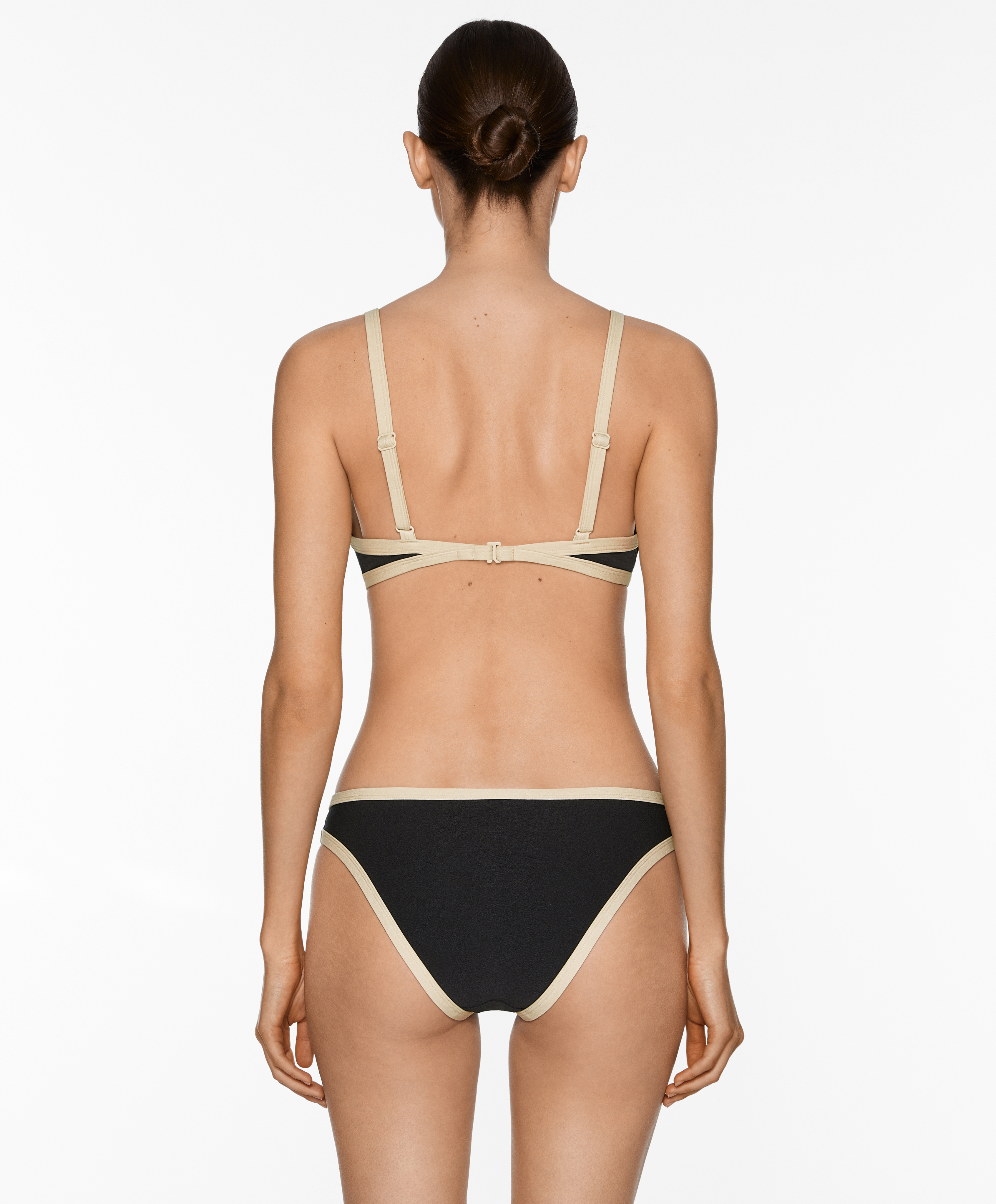 Bikini top triangular ribetes contraste