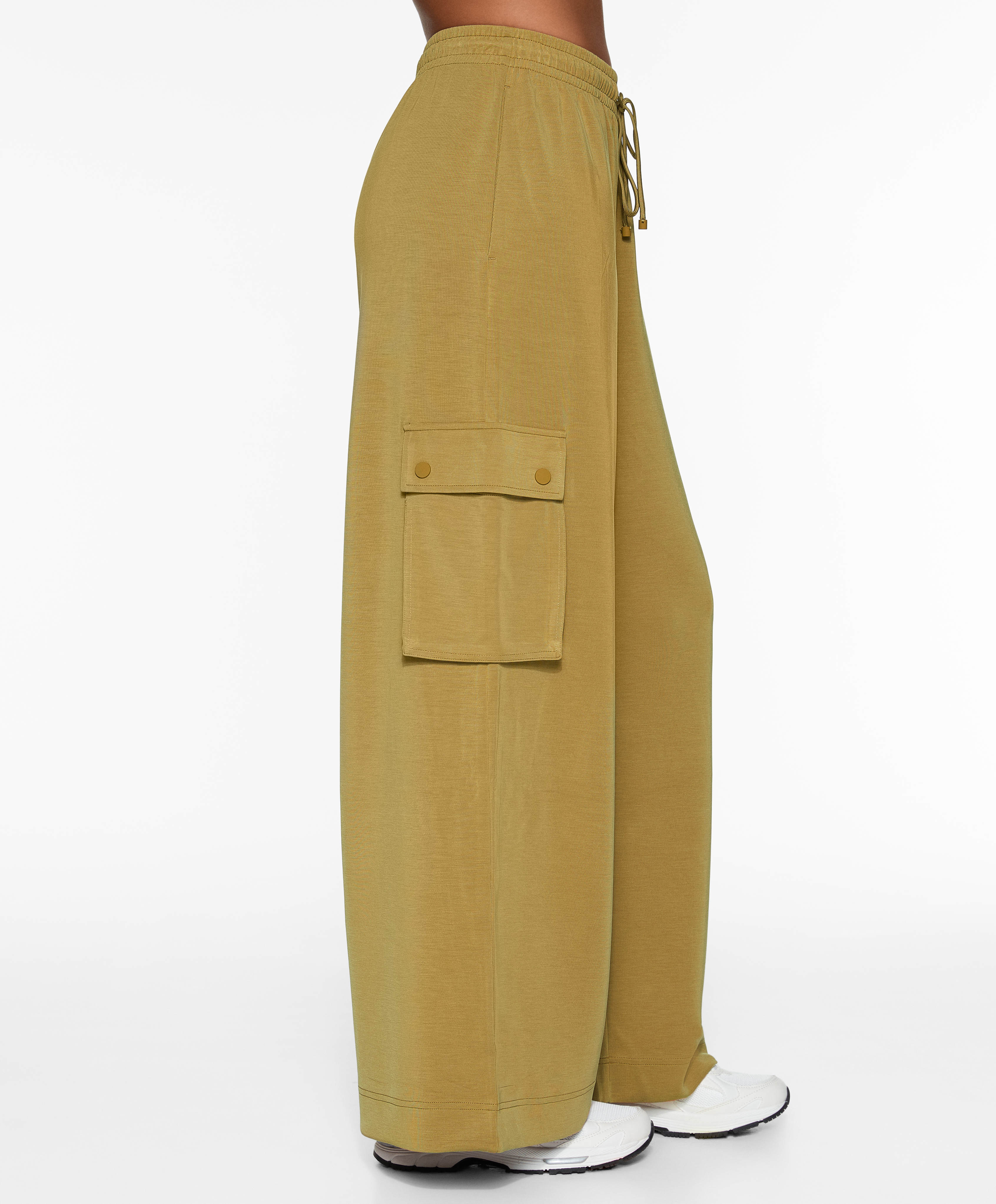 Wide-leg straight-cut trousers with modal and pockets | OYSHO Malta