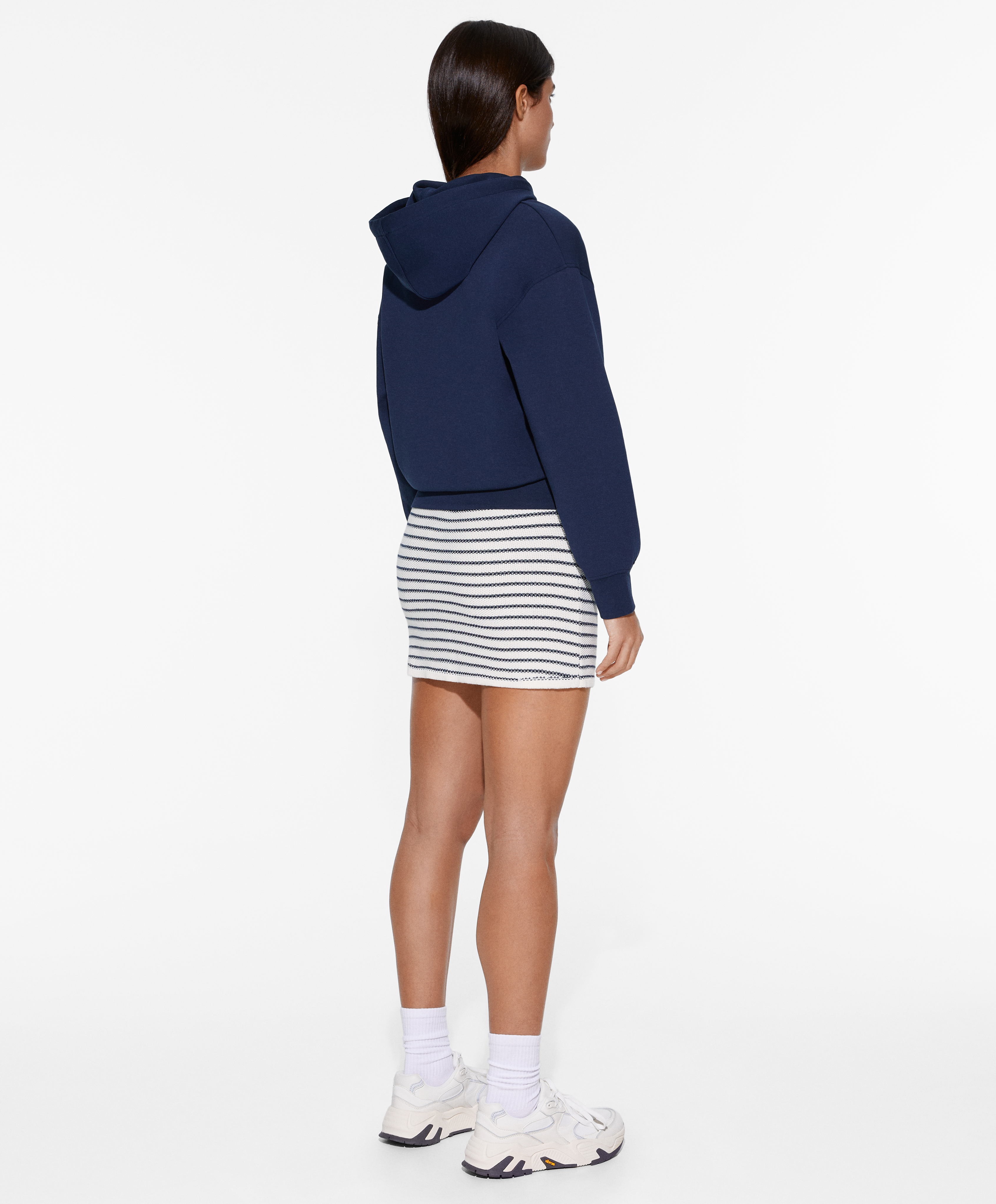 Pearl-knit short skirt