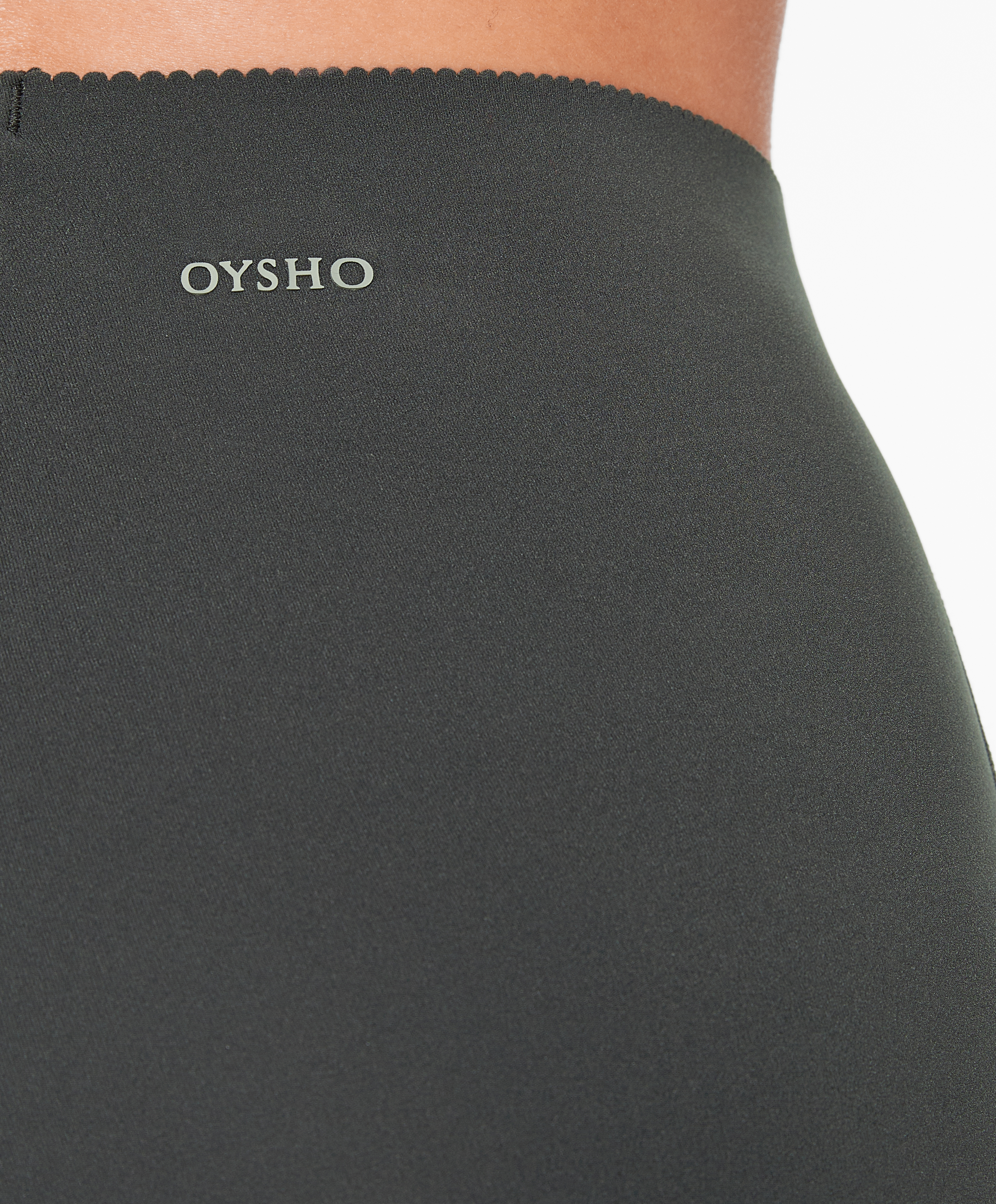 Buy Oysho Womens Leggings Online - Black Basic Compressive Ankle-length