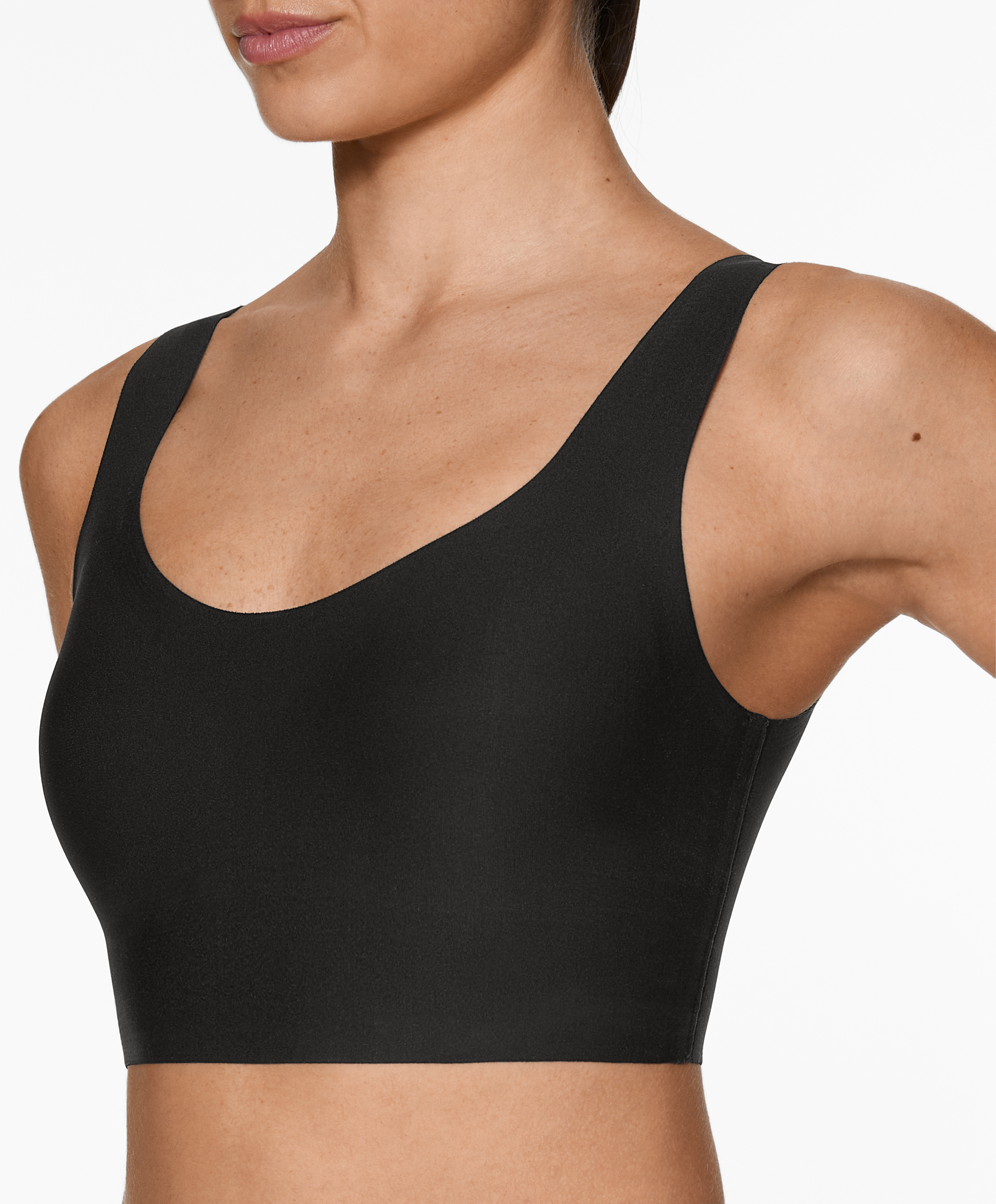 Perfect-adapt medium-support sports bra with cups
