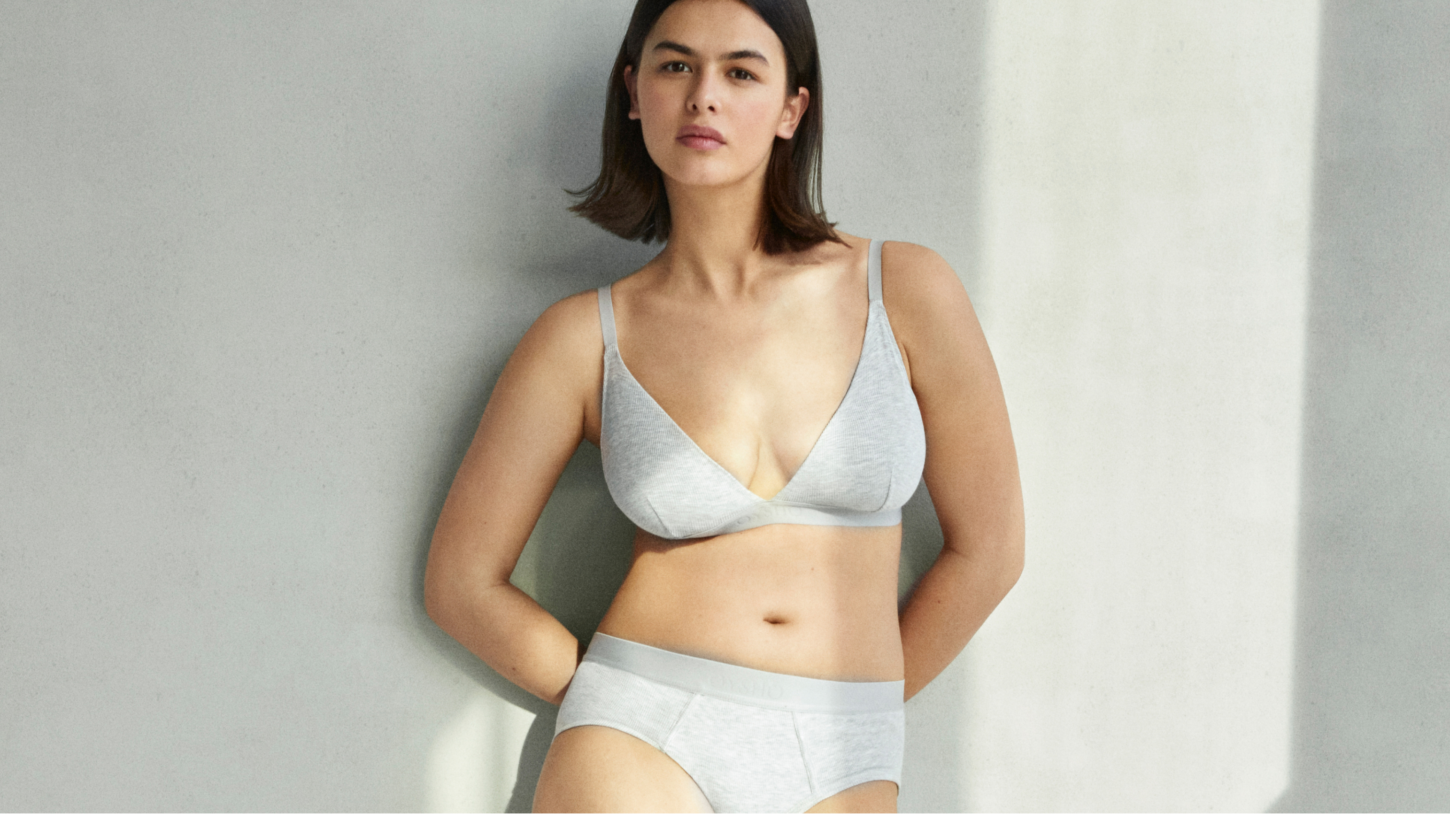OYSHO - Meet Burgundy. Seamless fabric look which provides compression and  a shapewear effect to specific zones. Get ready for your yoga sessions.  View collection >>