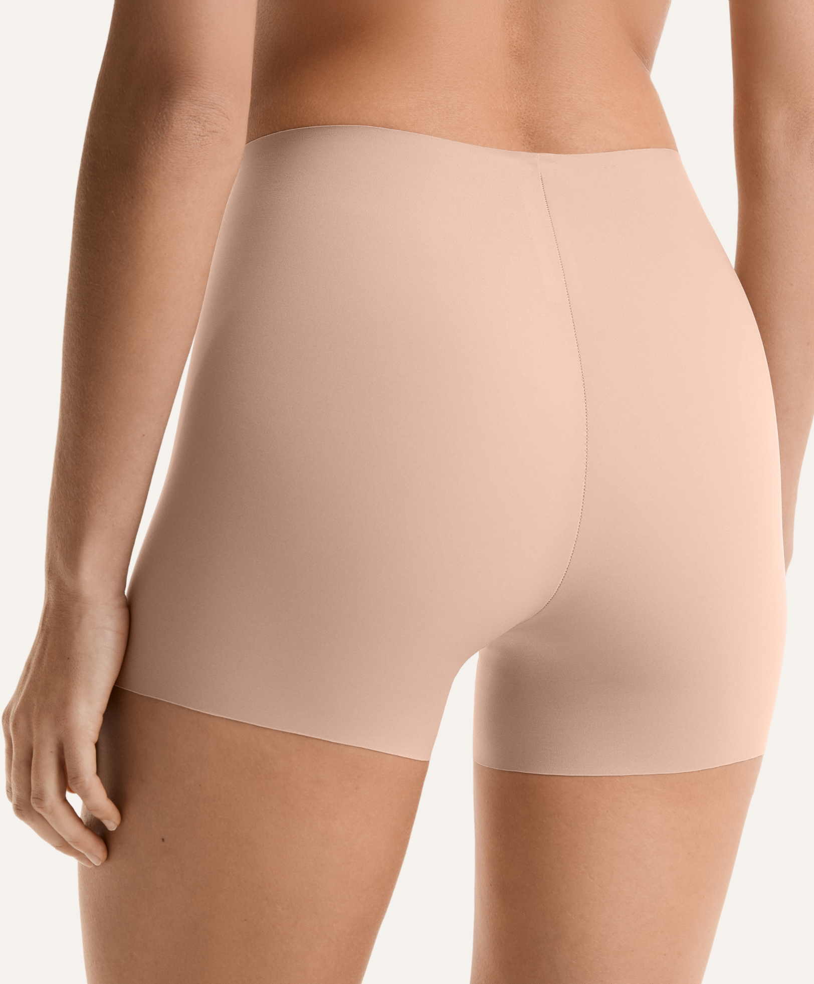 High-waisted invisible laser-cut hot pants