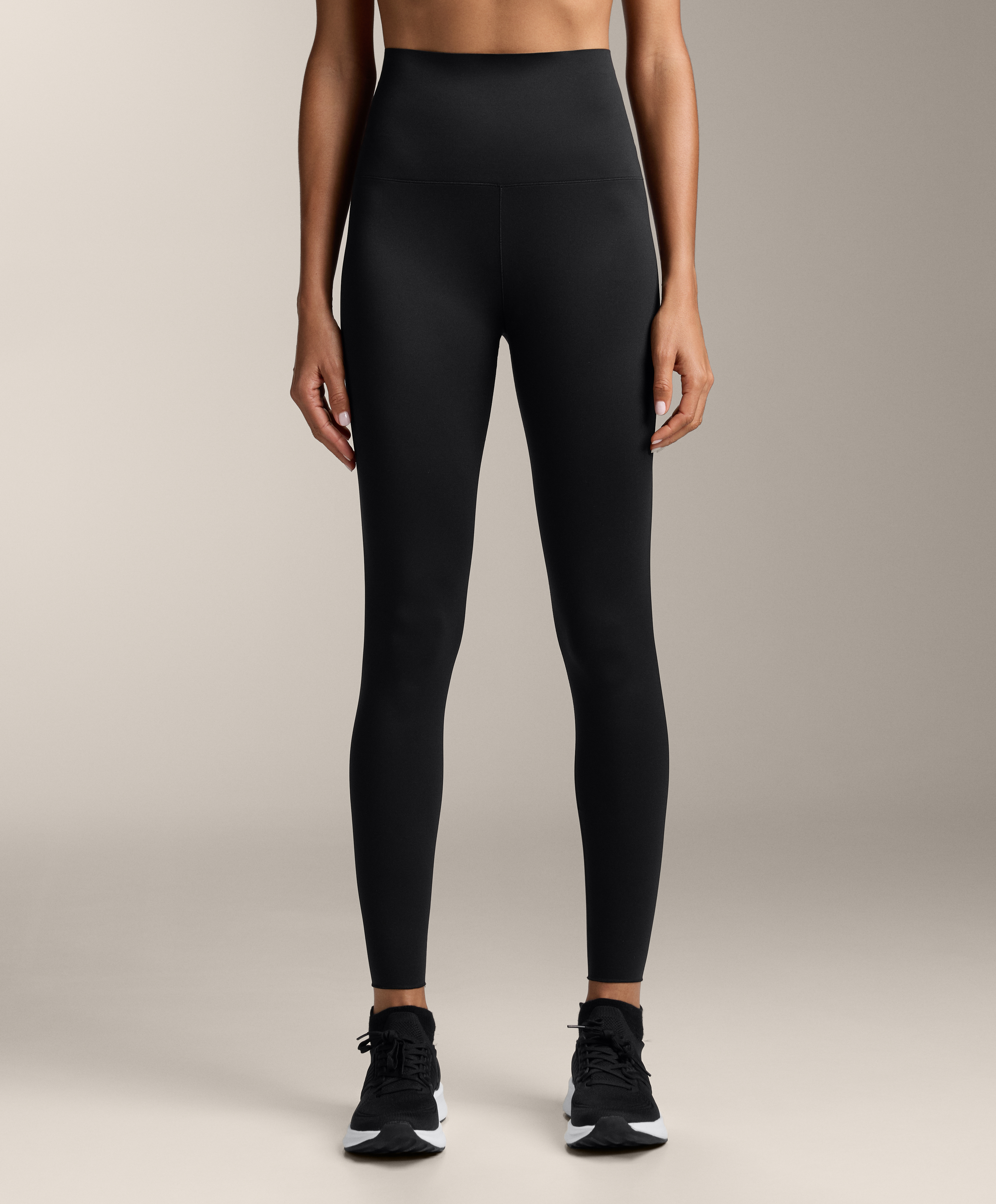 Black perfect adapt super high rise total look