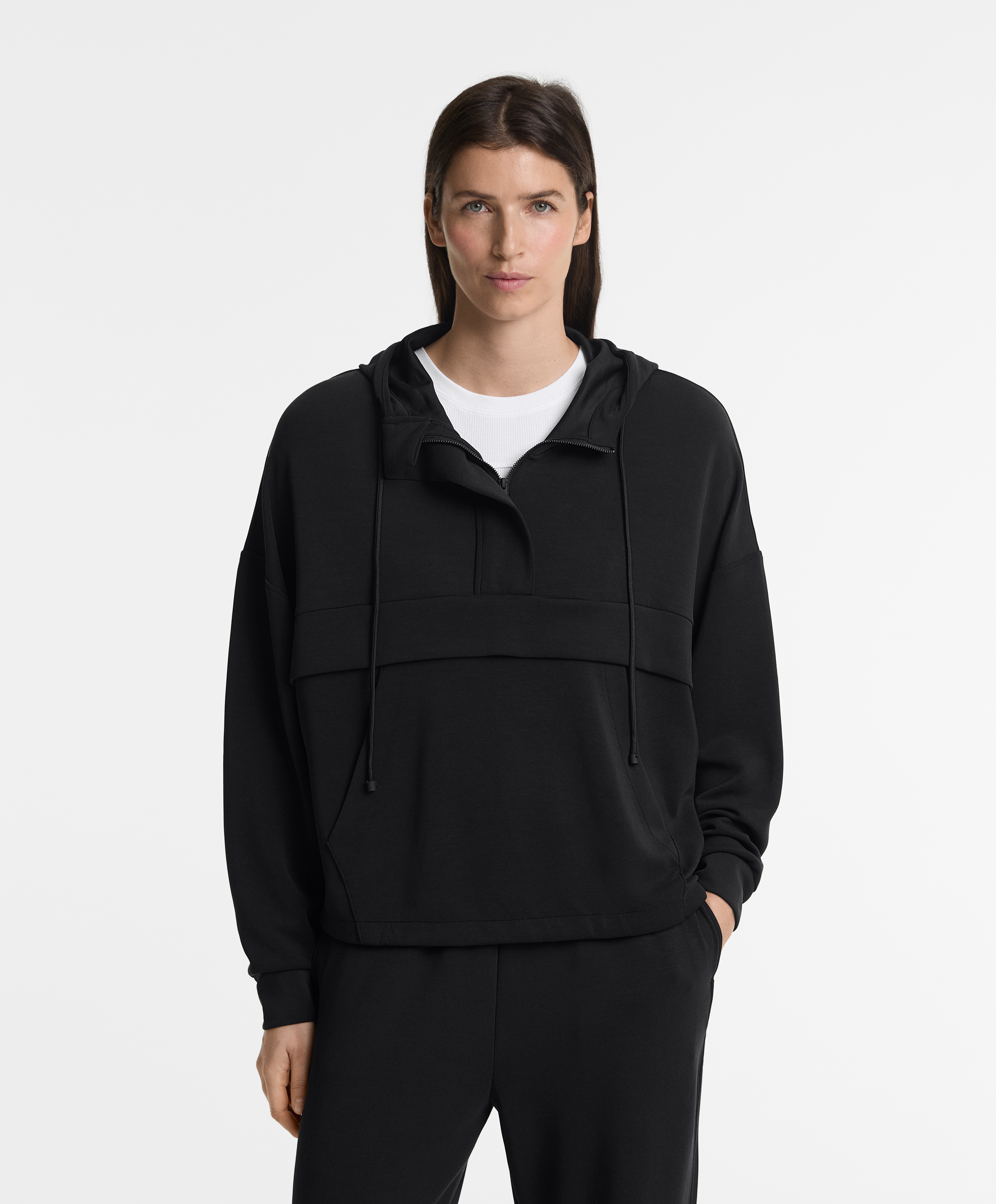 Total look cargo lungo nero con modal