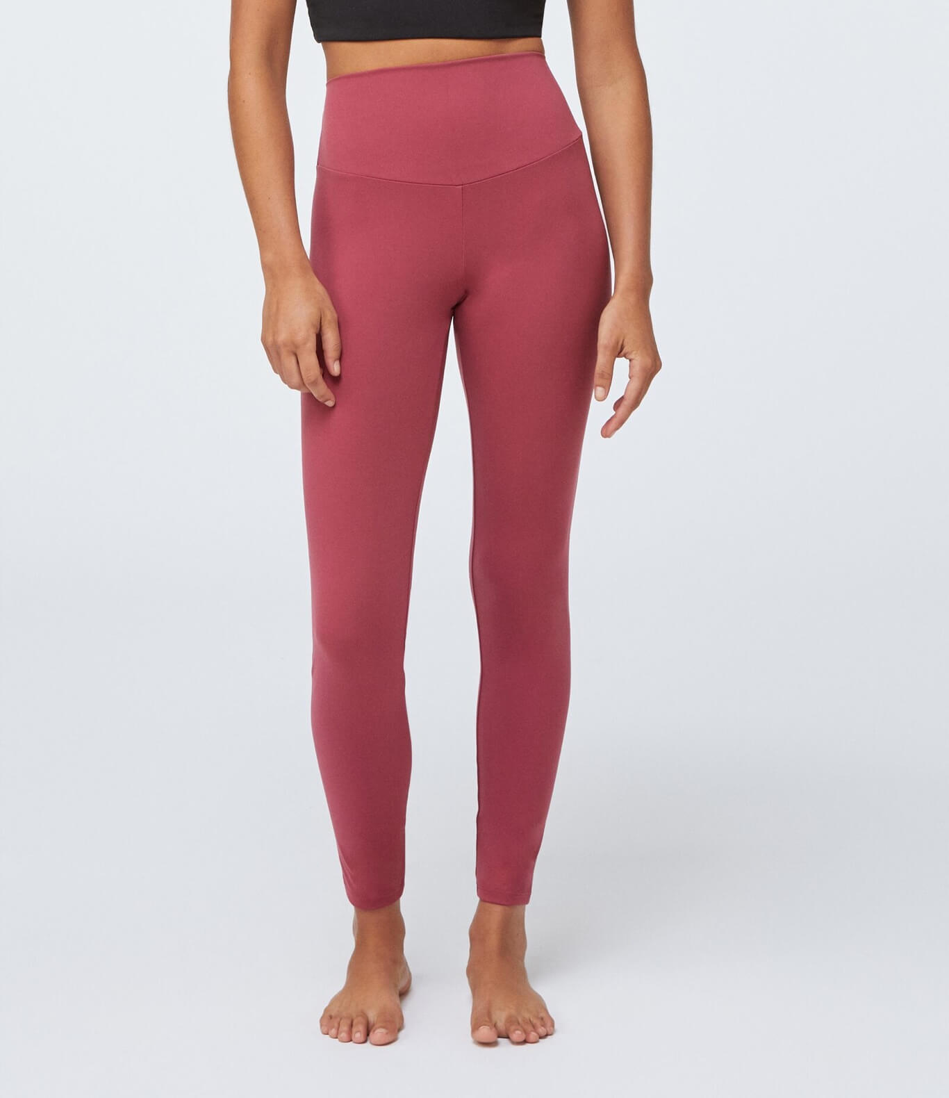 OYSHO leggings metallic pink  Activewear trends, Metallic leggings, Active  wear for women