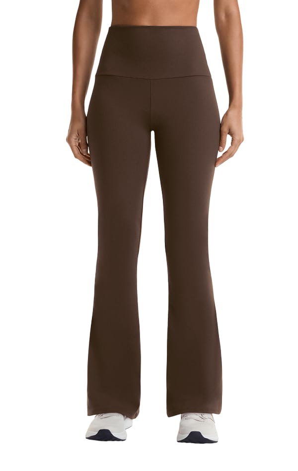 Pantaloni evazați