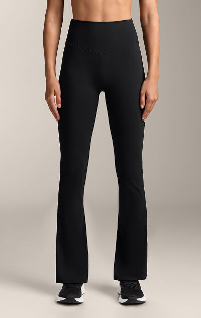 Pantaloni evazați