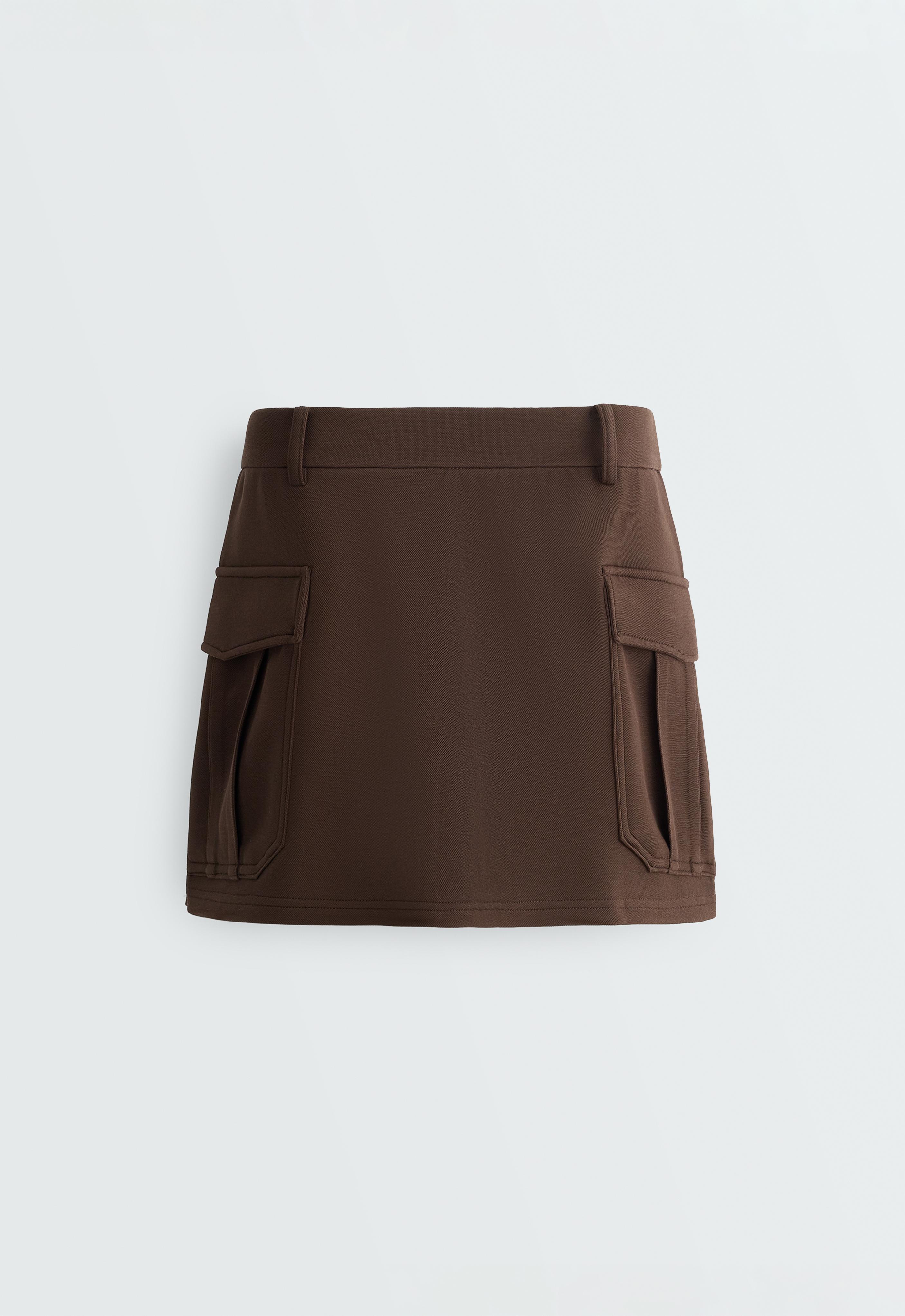 Short piqué skirt with cotton pockets — DARK BROWN