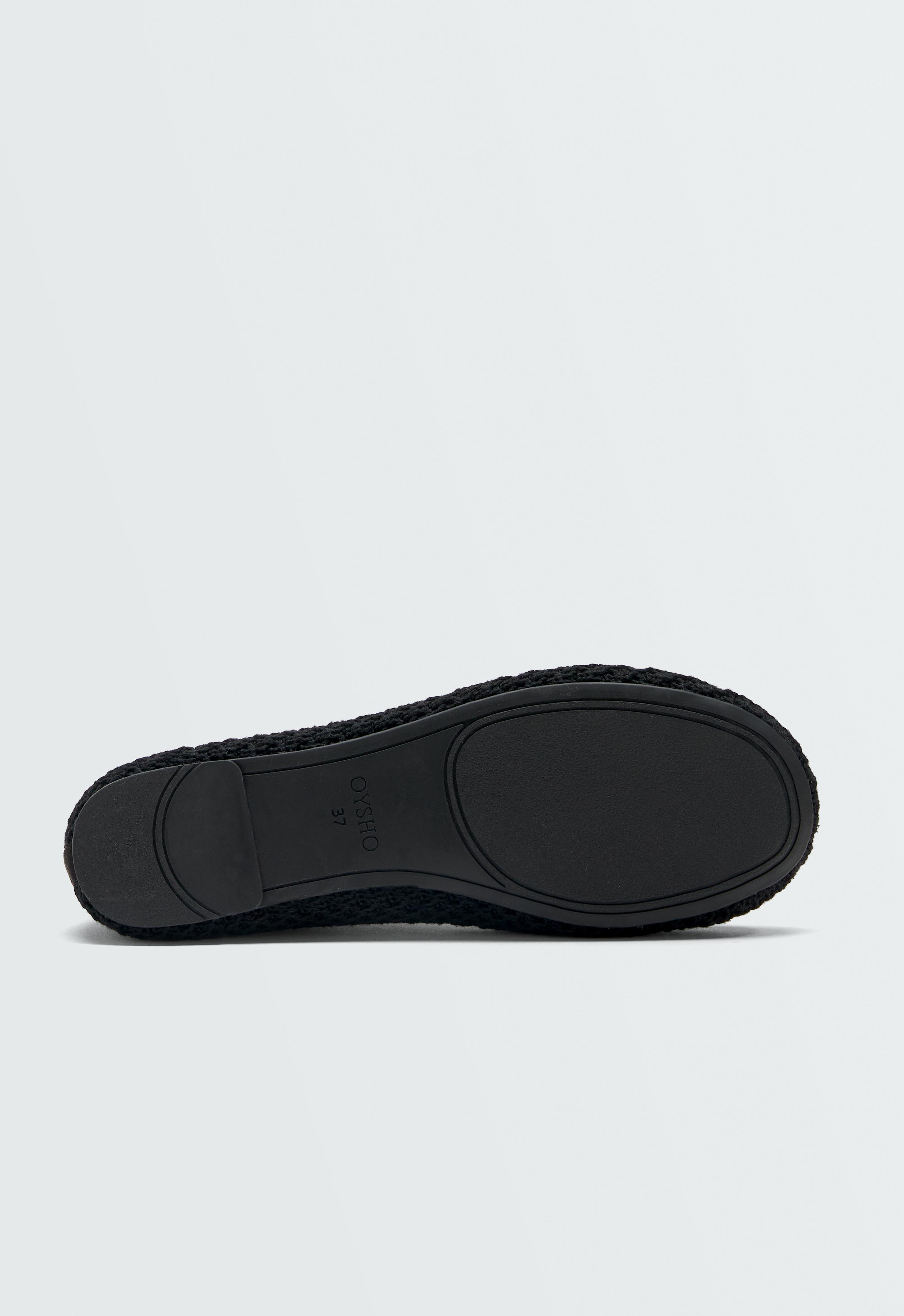 Crochet ballet flats — BLACK