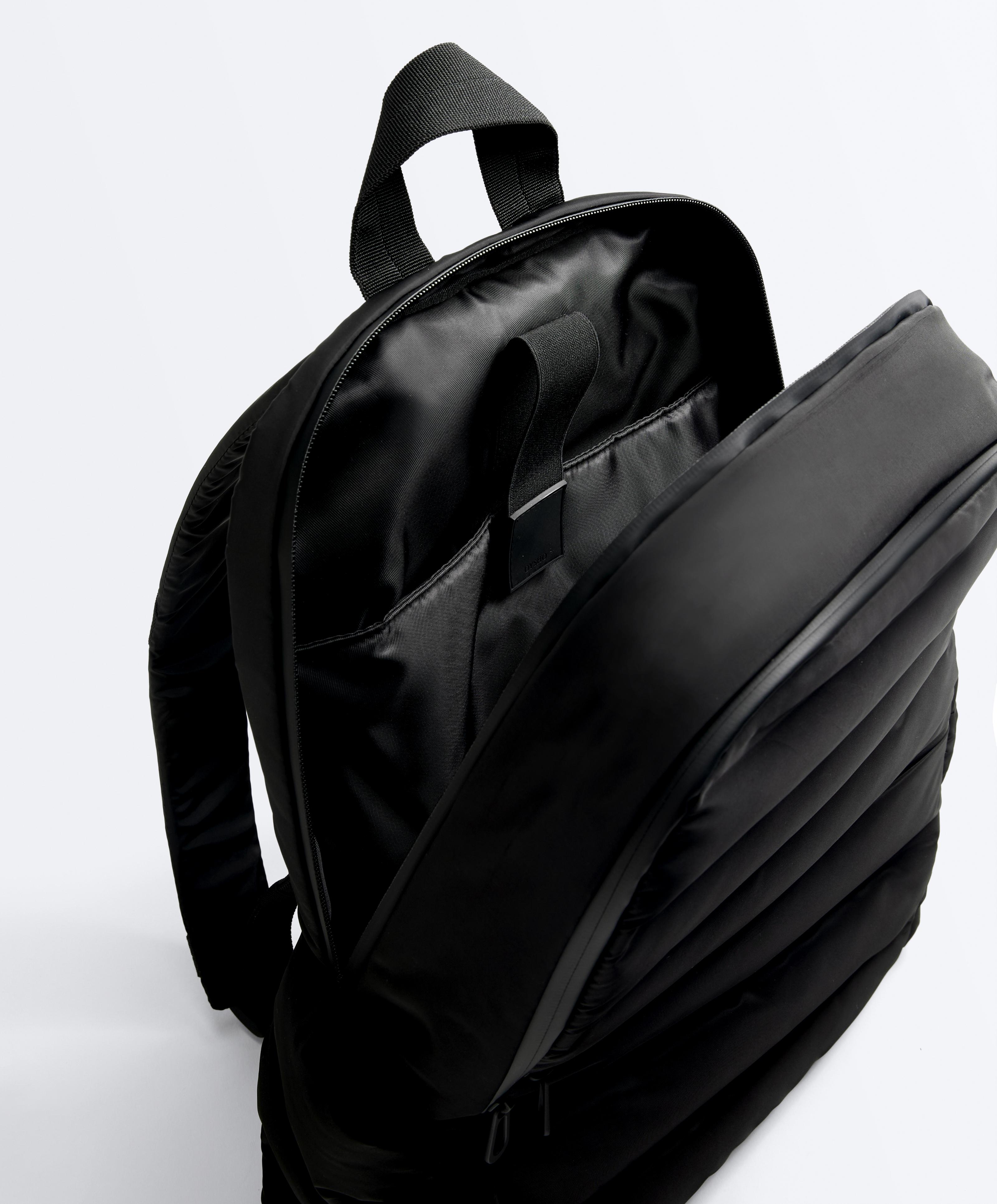 Padded backpack — BLACK