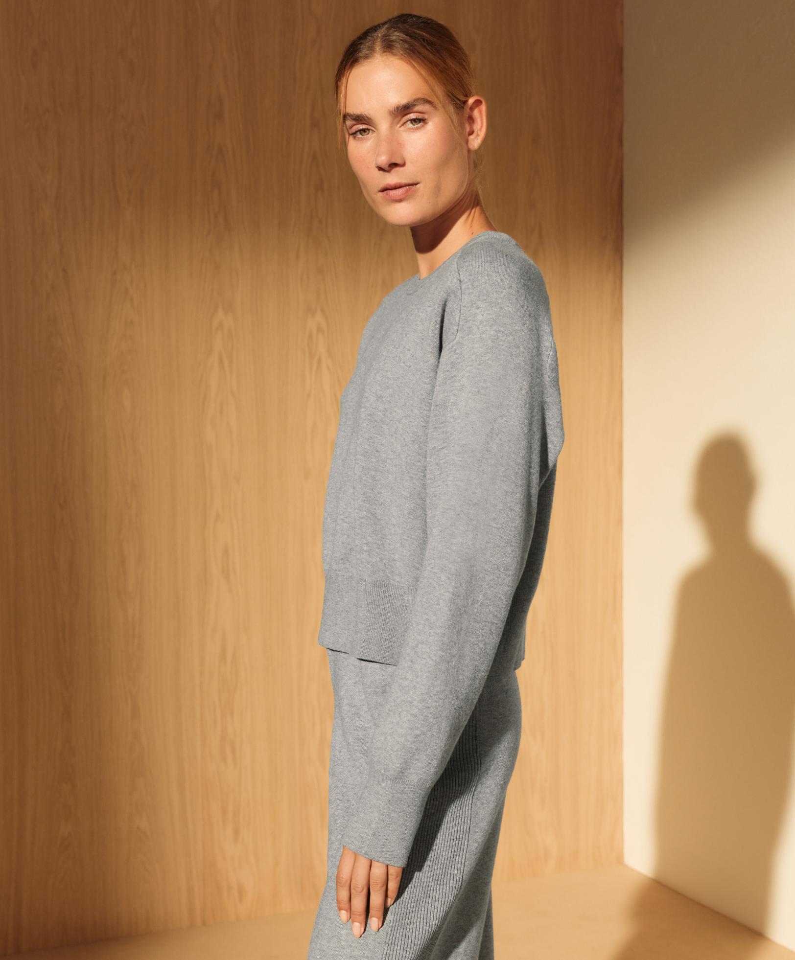 Round neck knit jumper with rib details