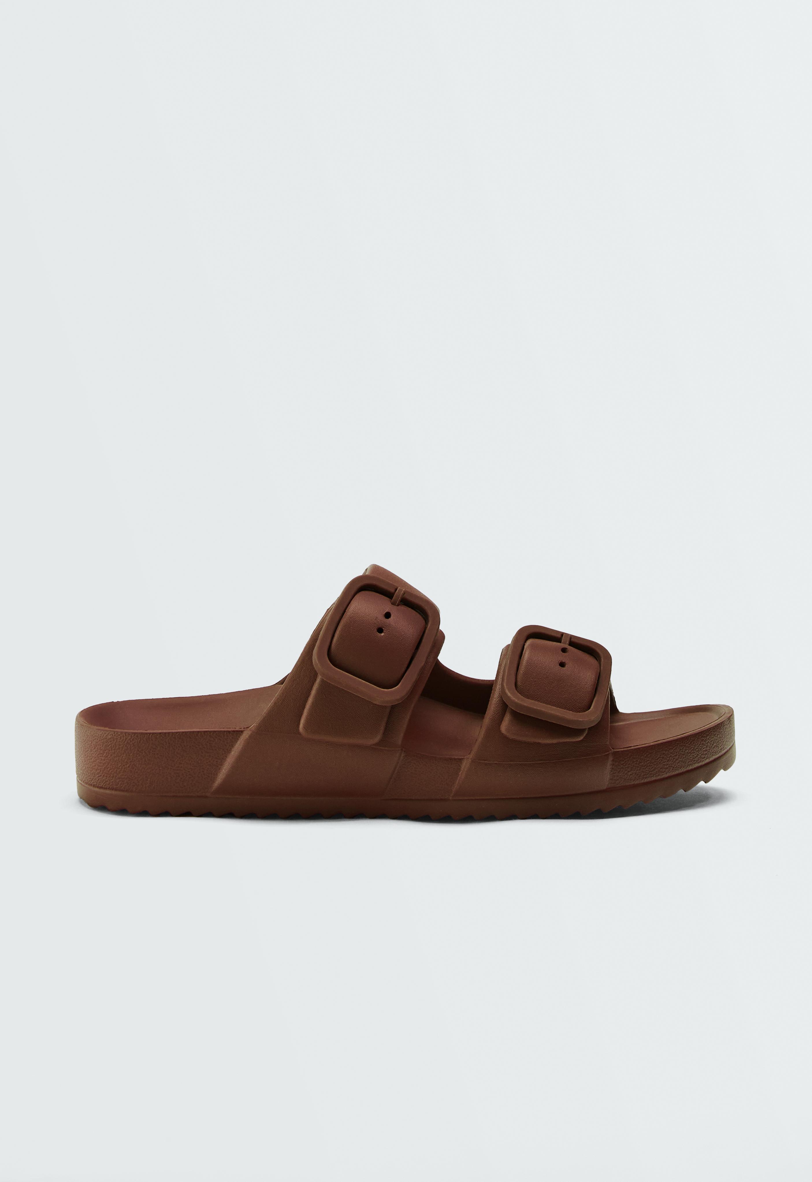 Buckle beach sandals — BROWN