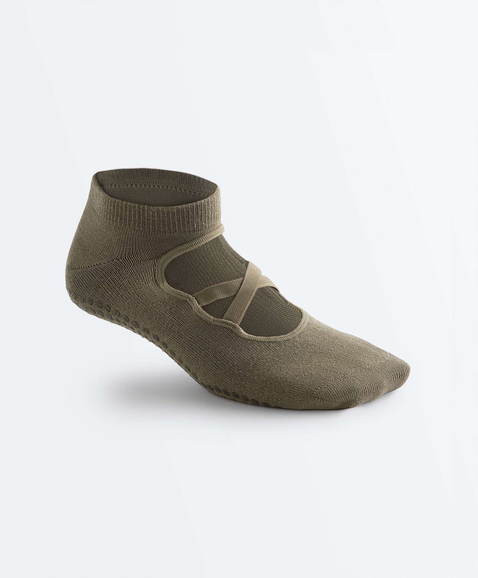 2 pairs of cotton blend crossover strap yoga and Pilates socks — WASHED GREEN
