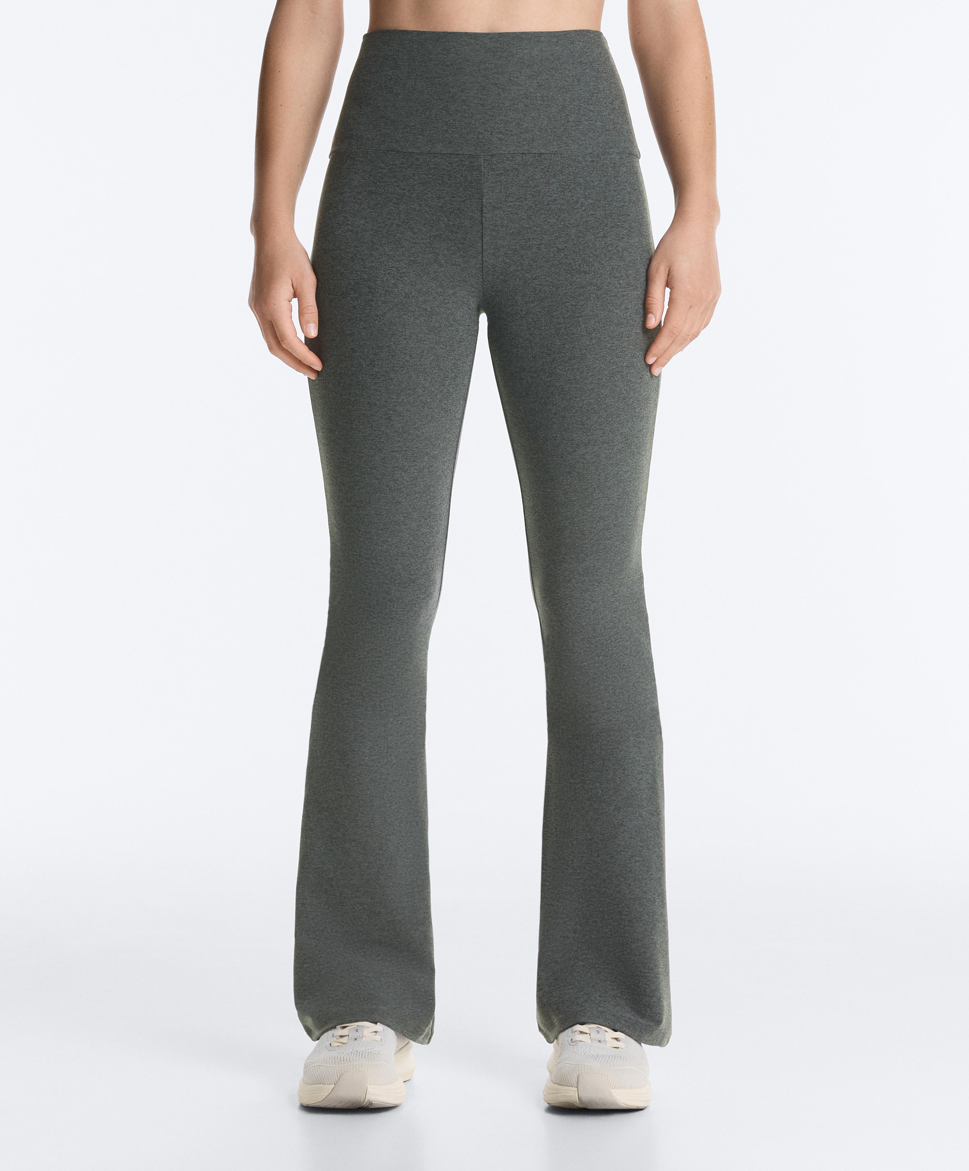 Pantaloni flare Comfortlux high rise effetto vigore Pantaloni flare Comfortlux high rise effetto vigore