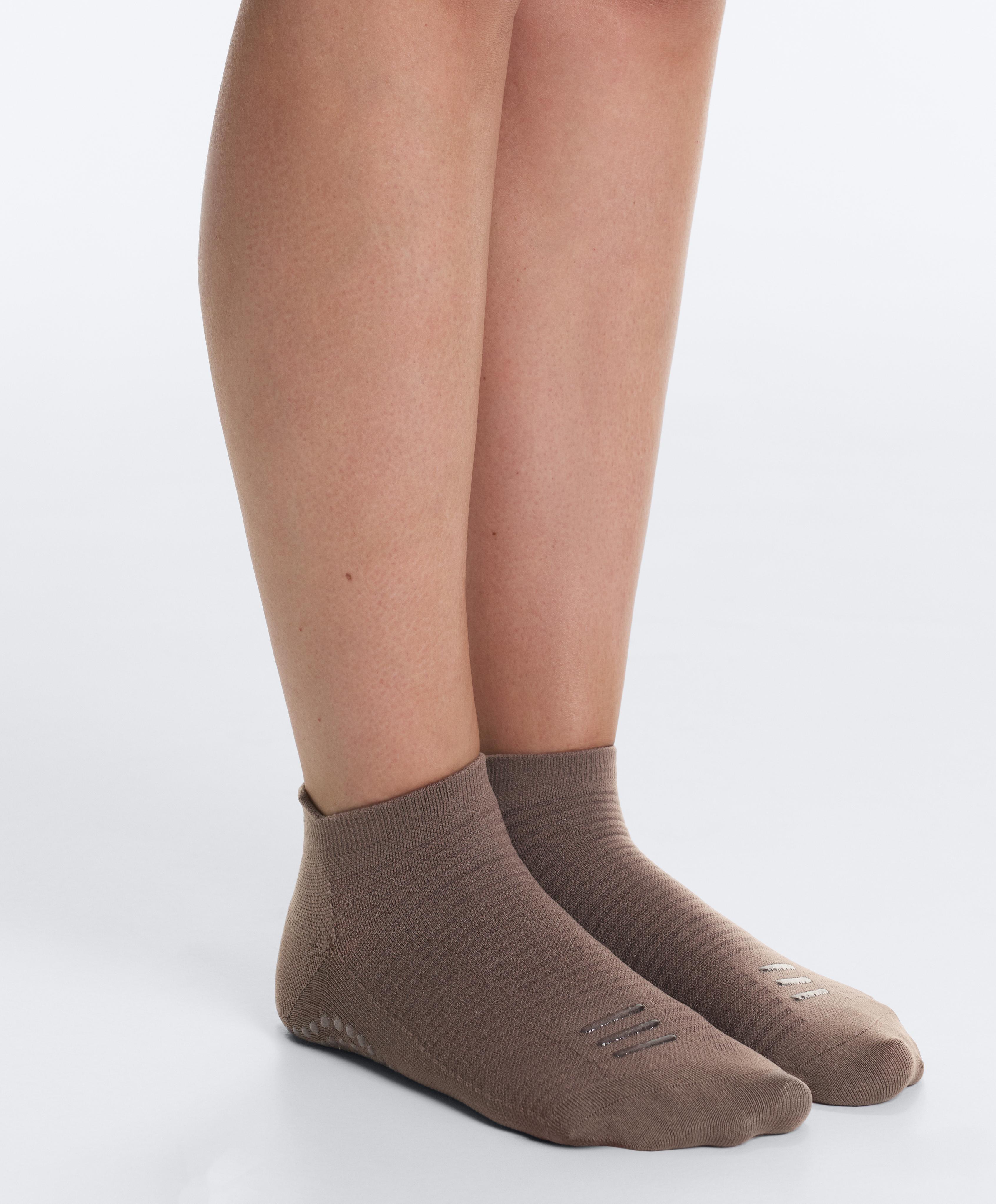 2 pairs of polyamide blend yoga and Pilates sneaker socks — BLUSH