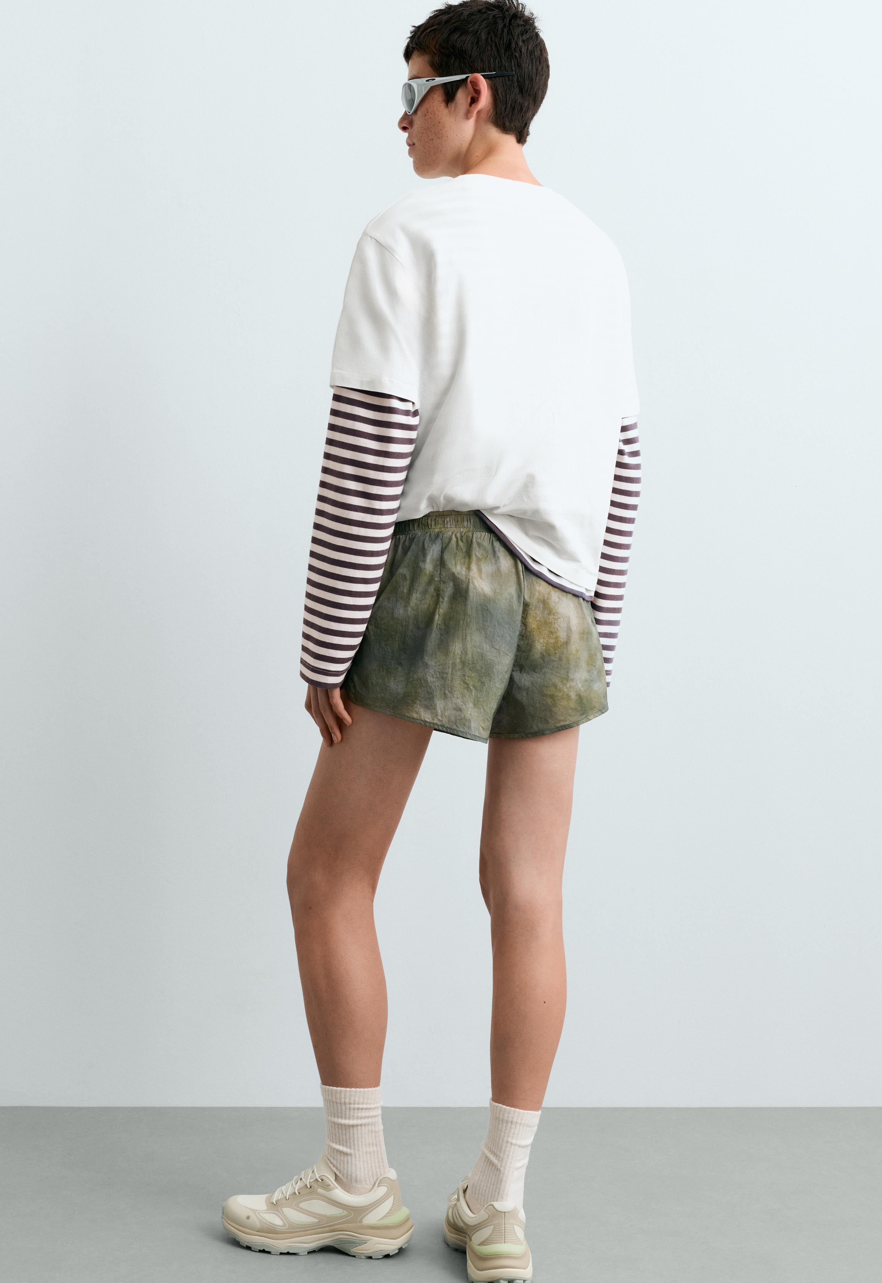 Printed mid rise 2-in-1 technical shorts — KHAKI