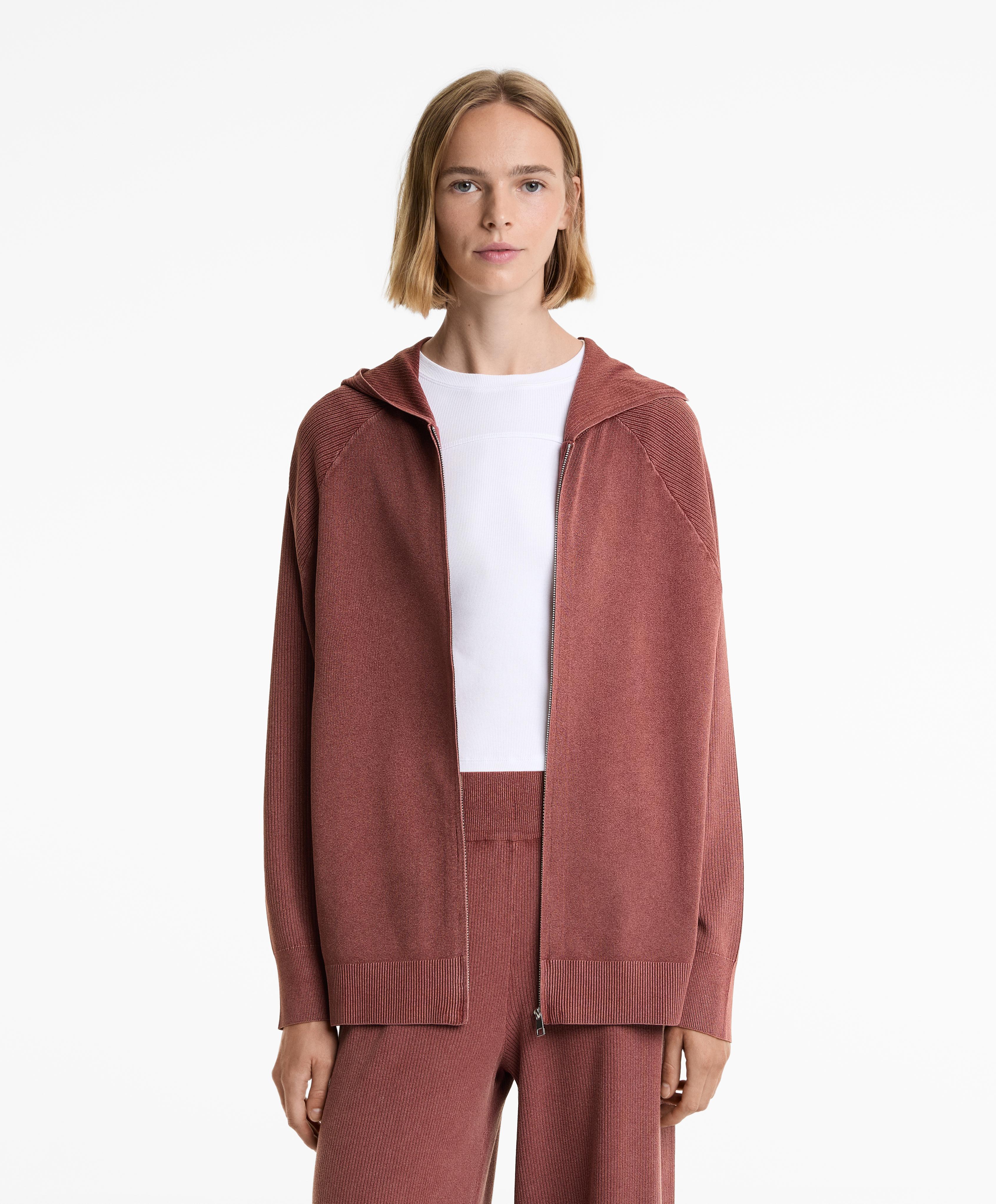 Chaqueta larga punto con capucha