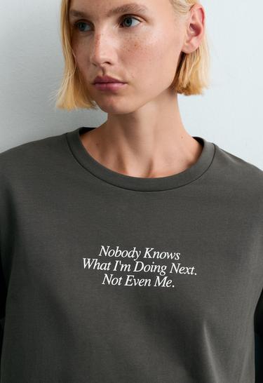 Relaxed long-sleeve 100% cotton t-shirt with text — CHARCOAL GREY 3
