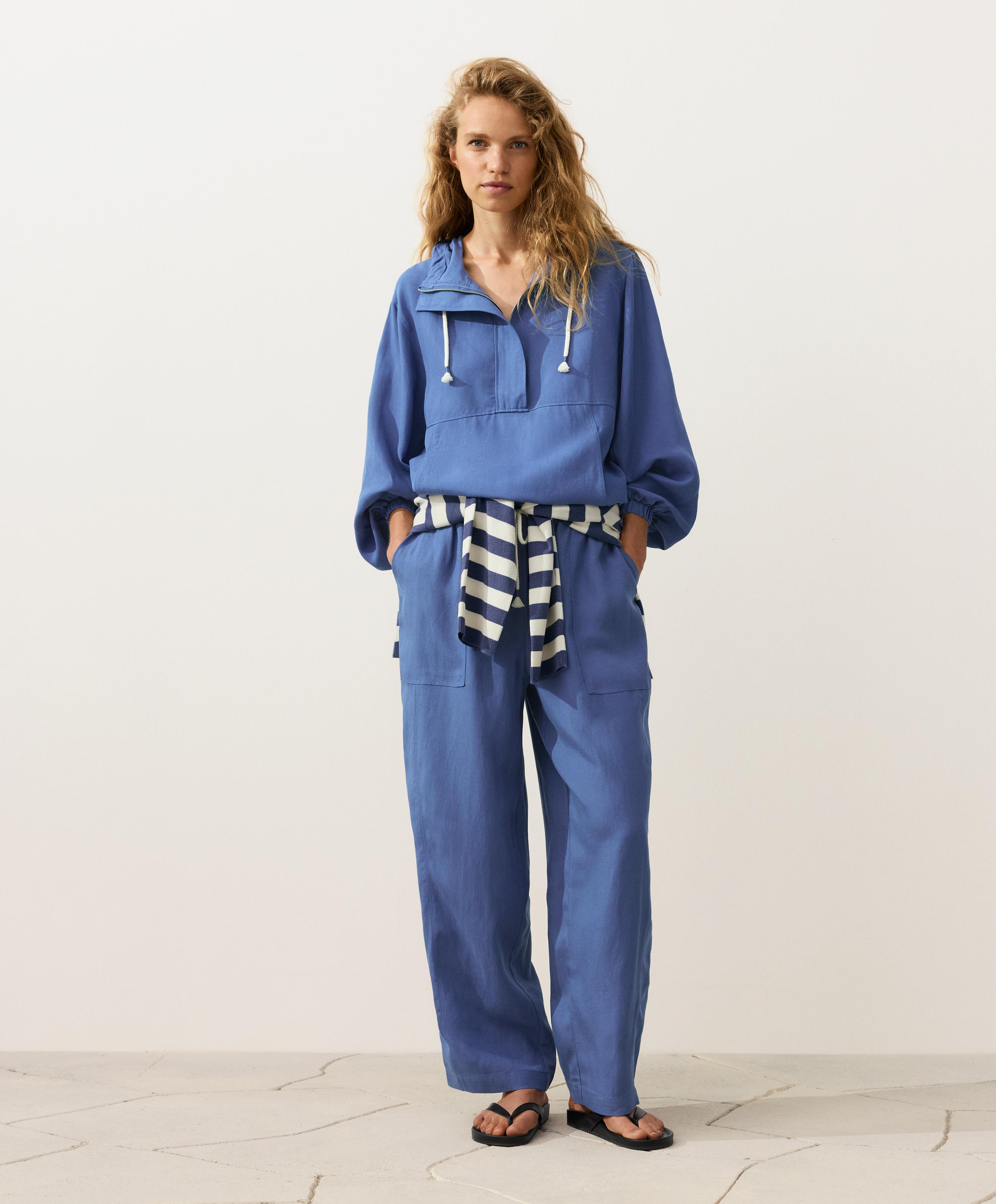 Half-zip sweatshirt with front pocket, lyocell and 24% linen blend — MID-WASHED BLUE