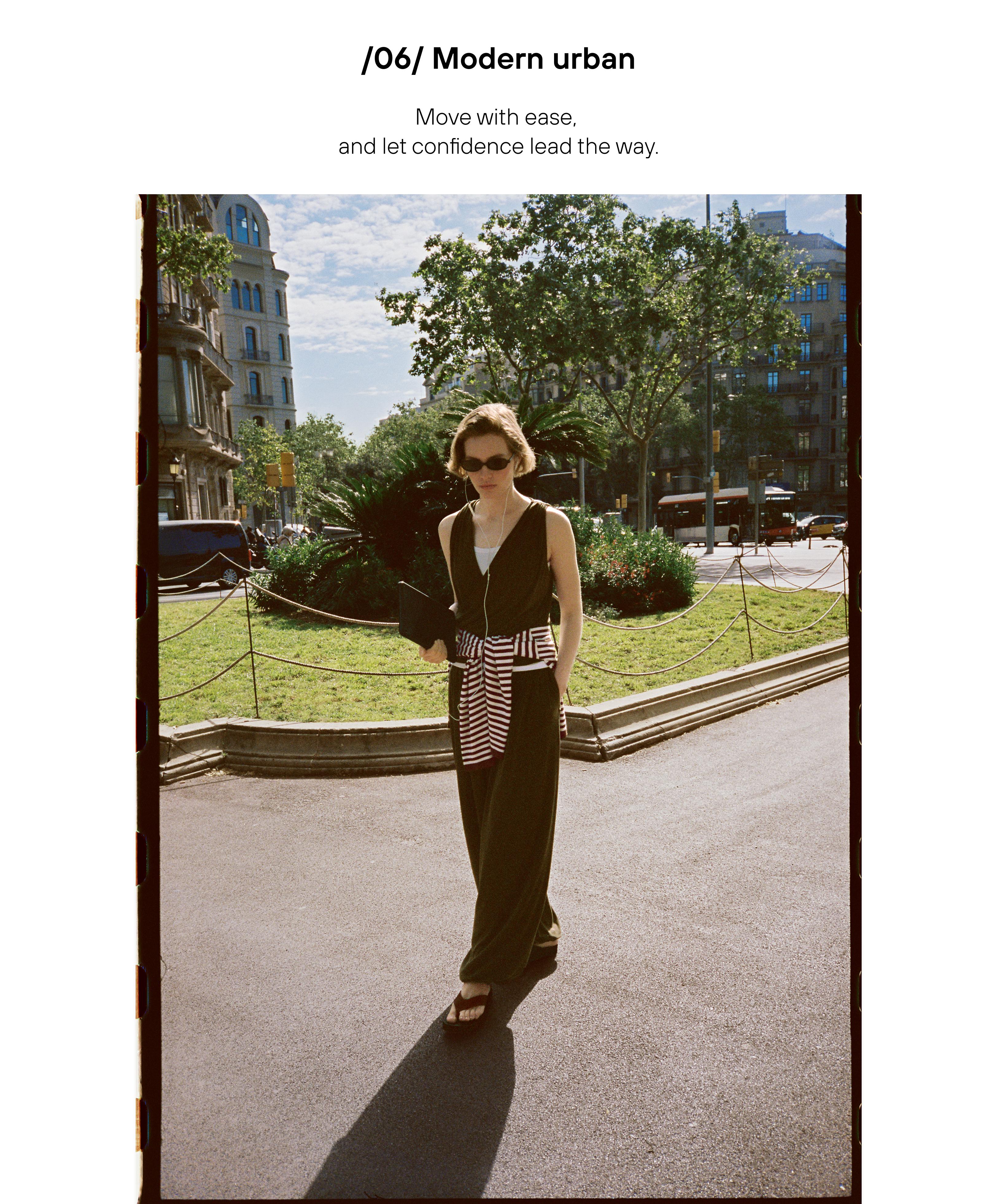 Striped long-sleeved jumper