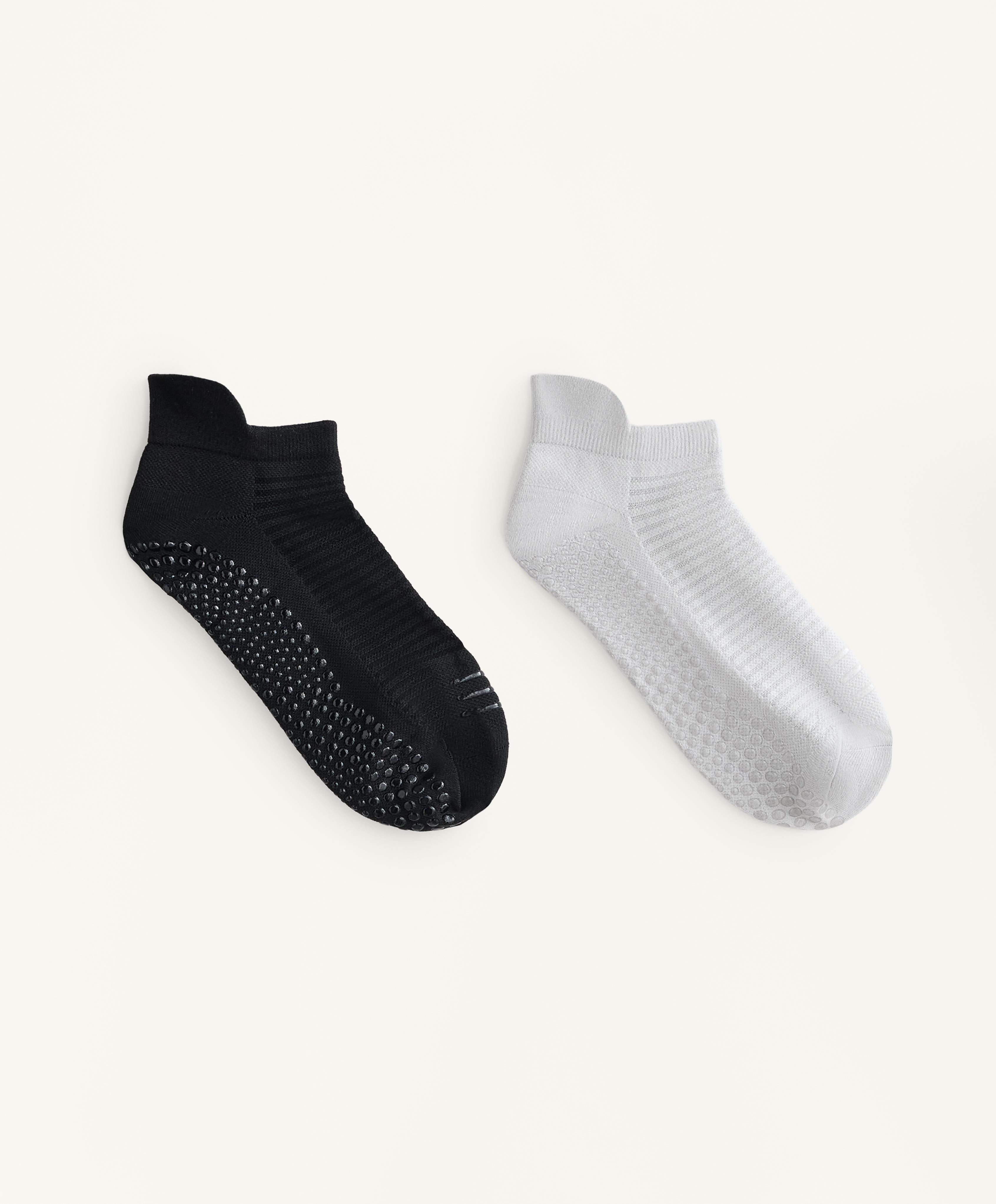 2 pairs of polyamide blend yoga and Pilates sneaker socks