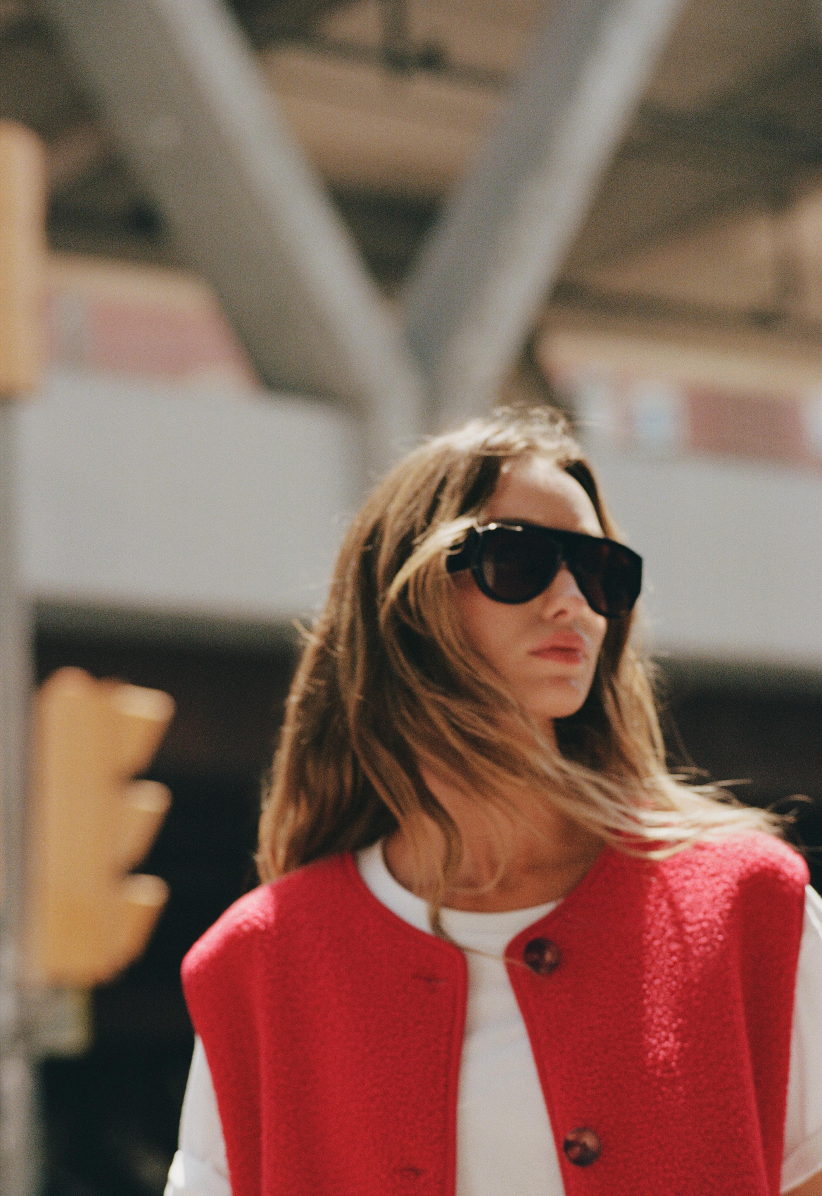 Buttoned faux-shearling gilet — STRAWBERRY