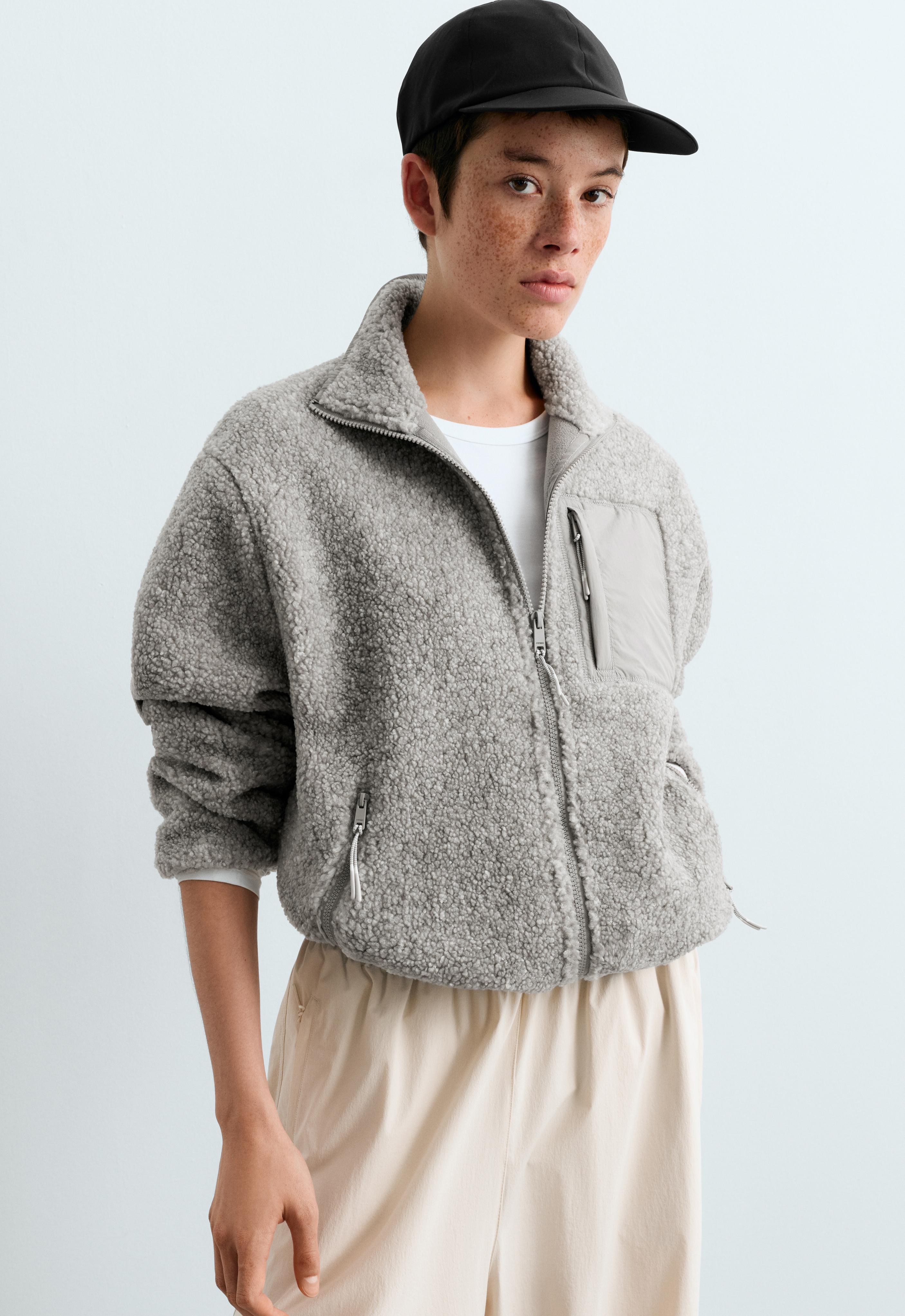 جاكيت من فرو الغنم الاصطناعي
