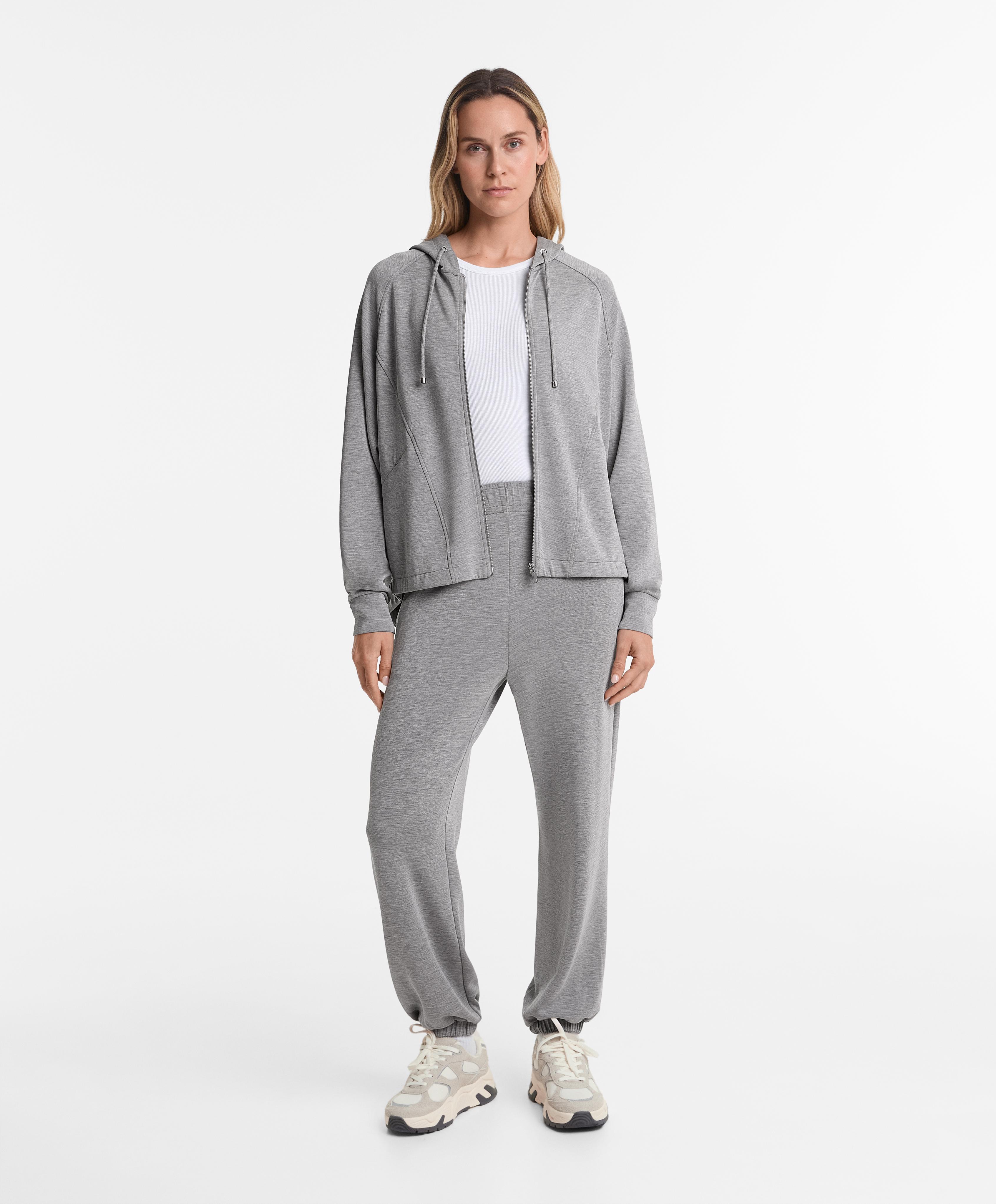 Chándal jogger gris con modal