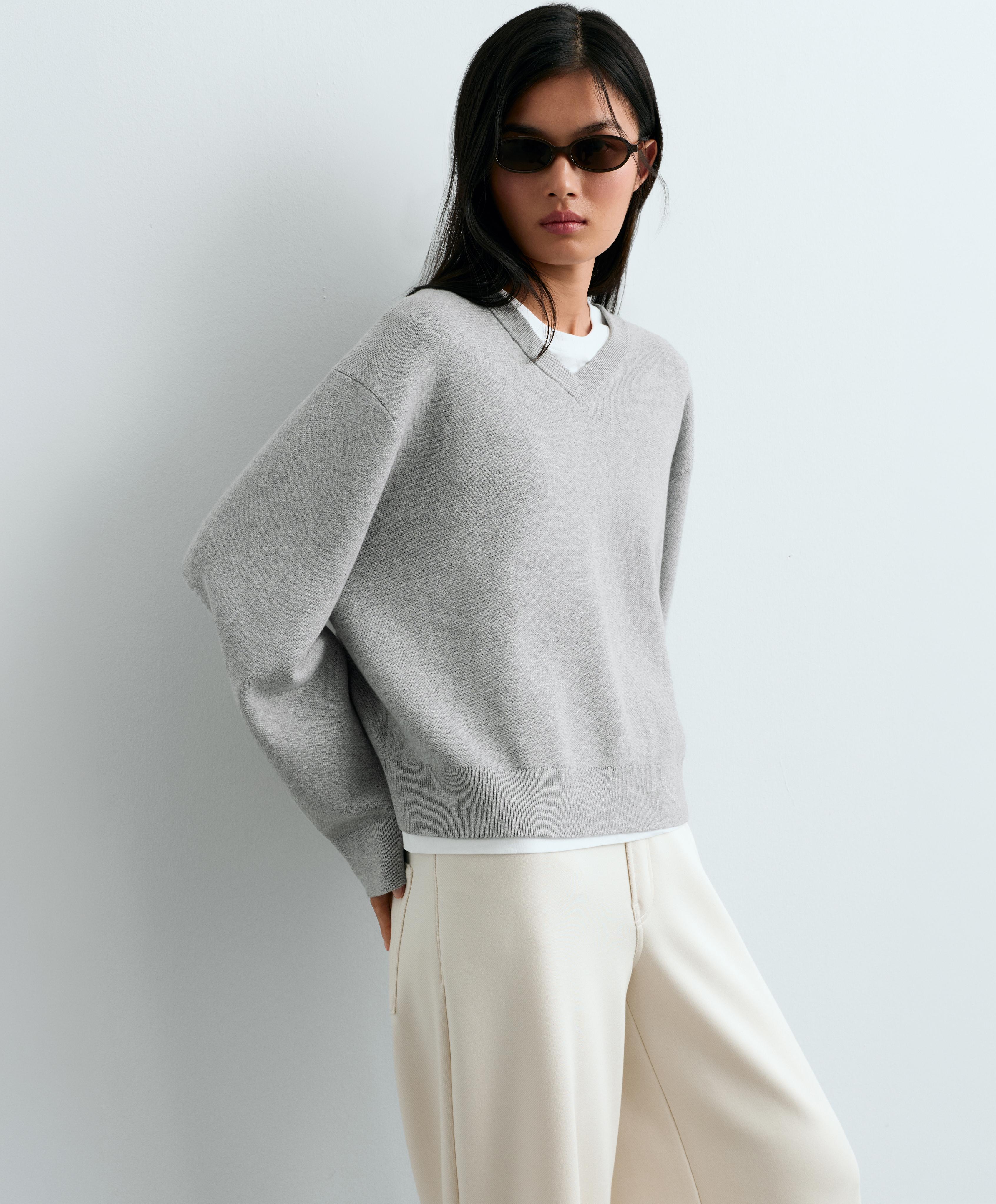 Cotton blend V-neck knit jumper — PALE GREY