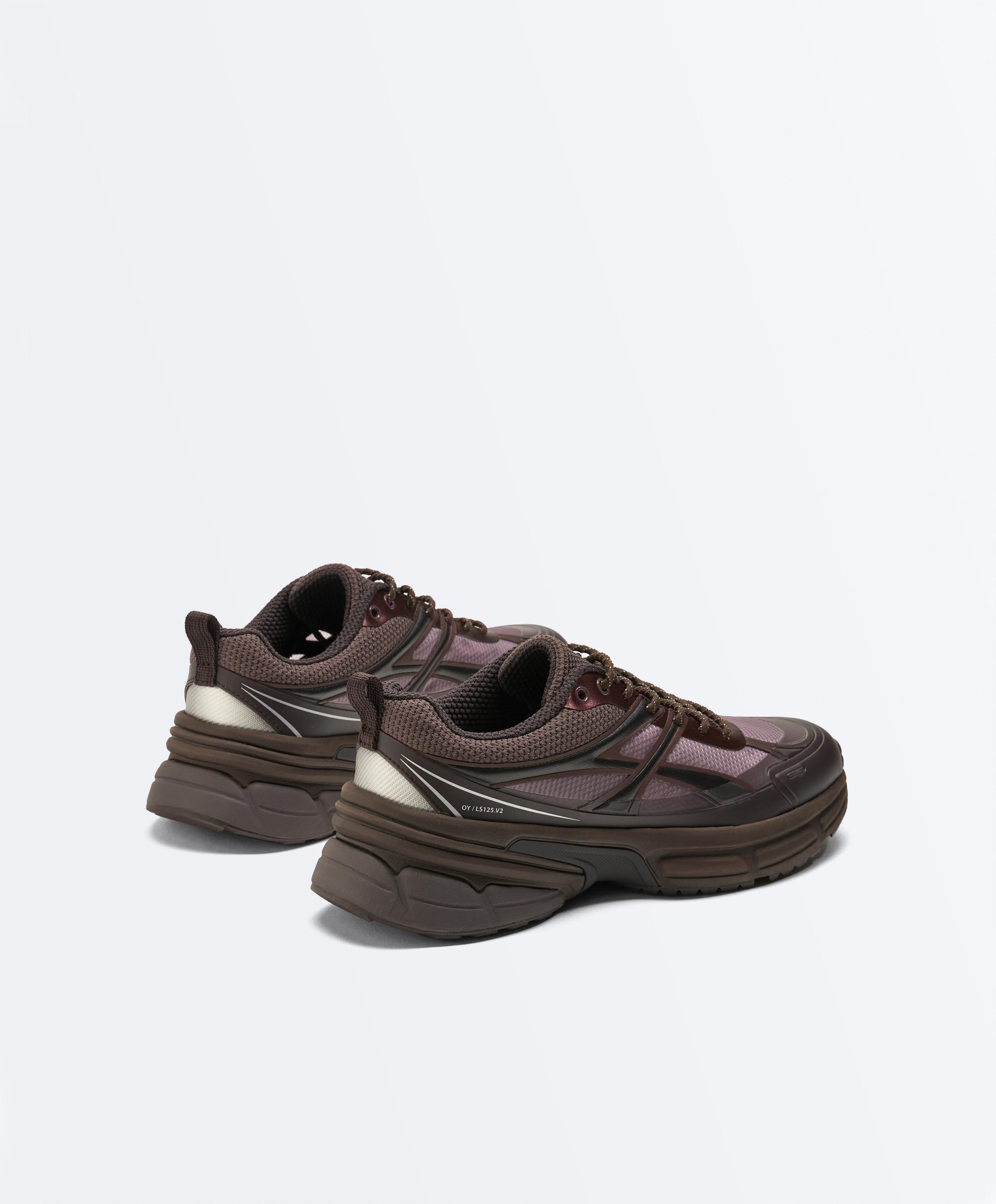 Running-style trainers — PLUM