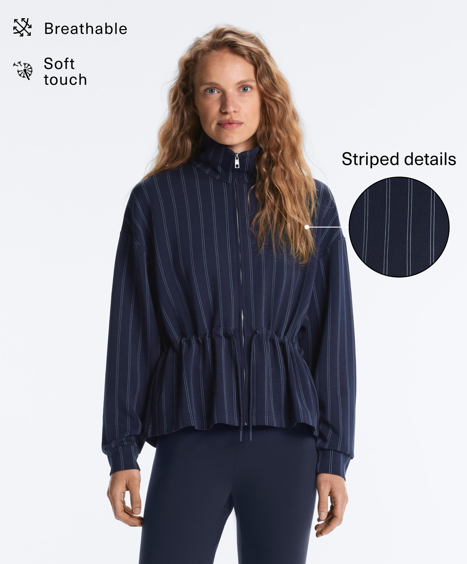 Jacke mit verstellbarer Taille und Stehkragen mit weichem Modal Jacke mit verstellbarer Taille und Stehkragen mit weichem Modal