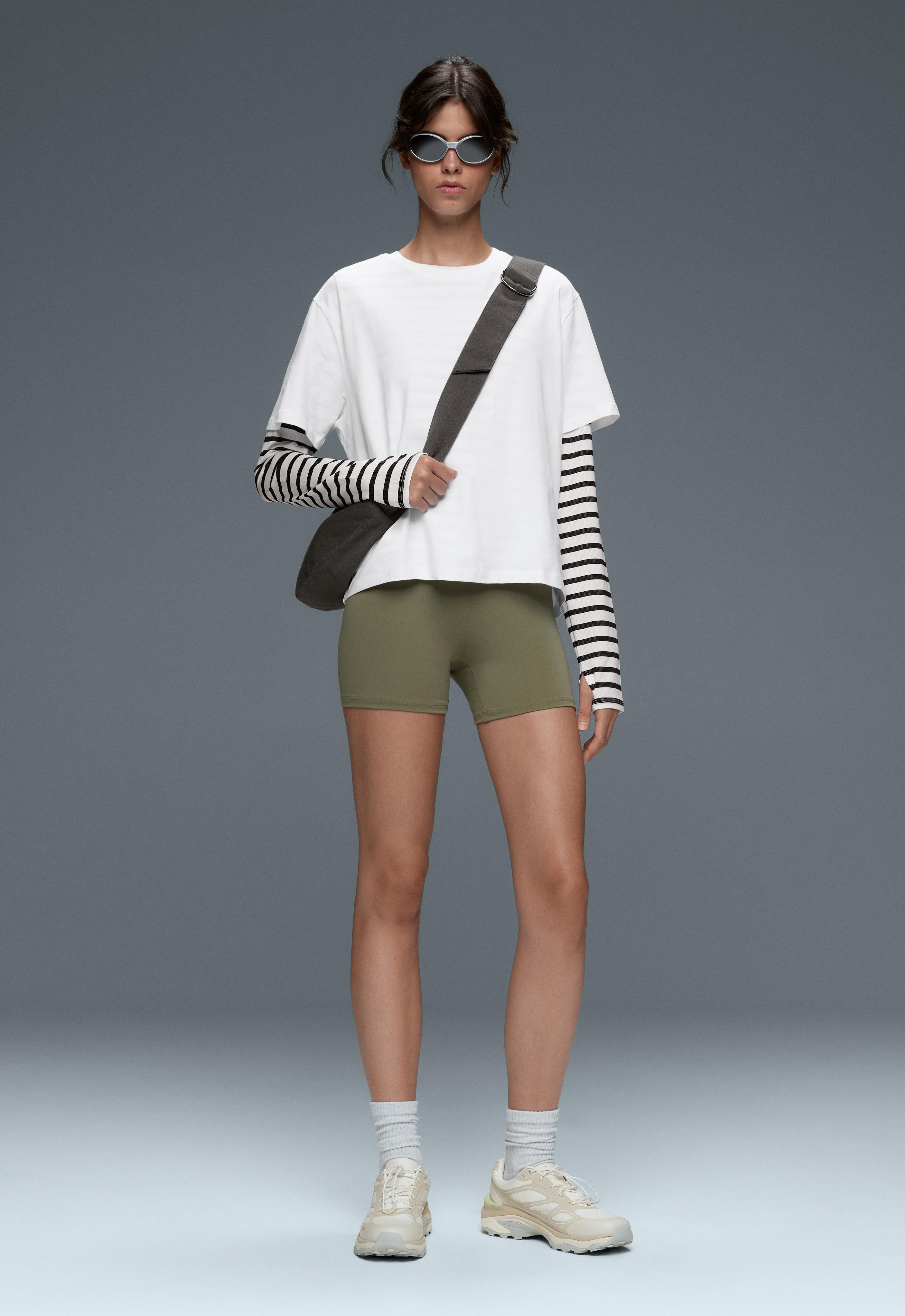 Comfortlux High-Rise 10cm Hot Pants