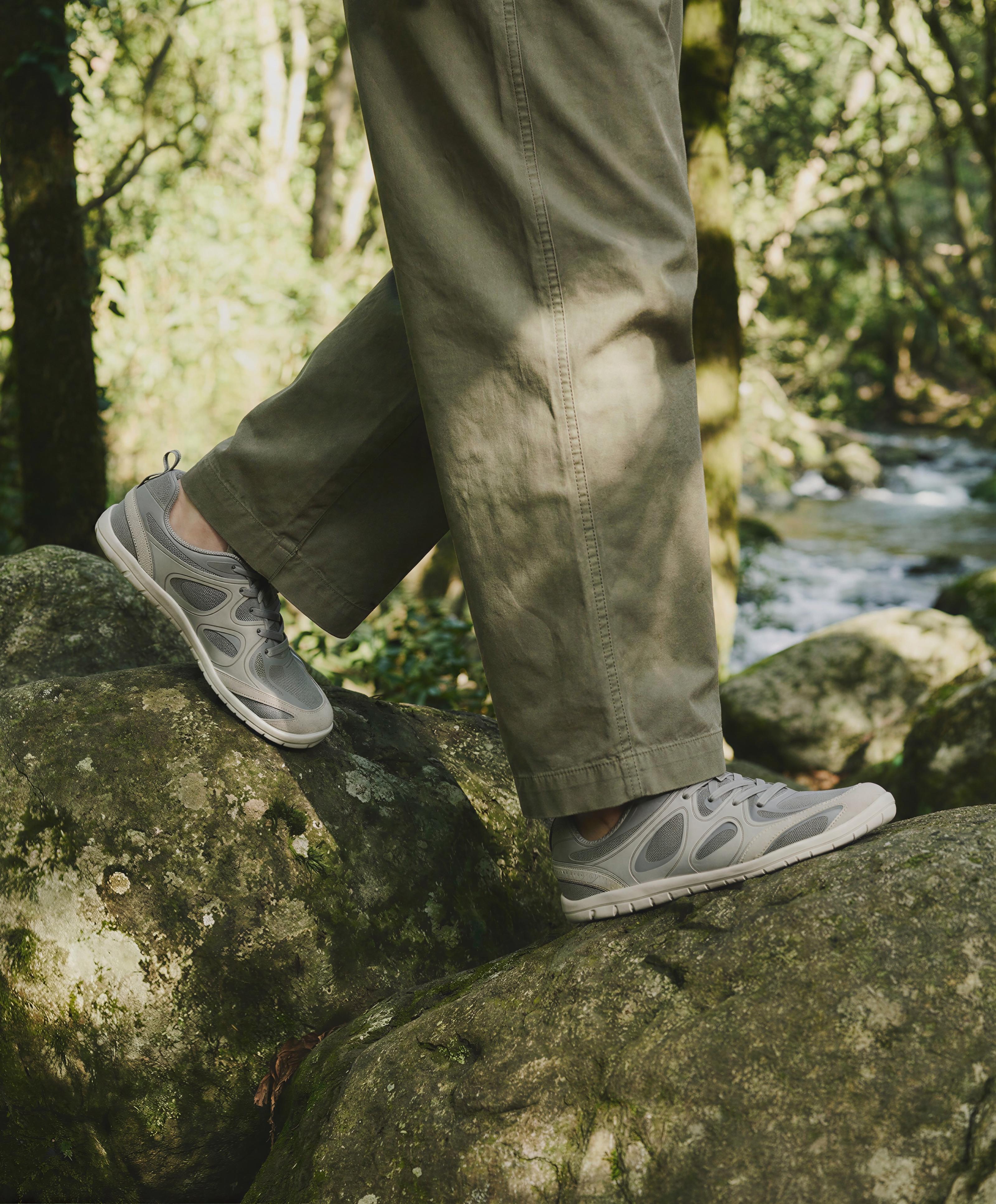 Multi-activity barefoot trainers — MOLE