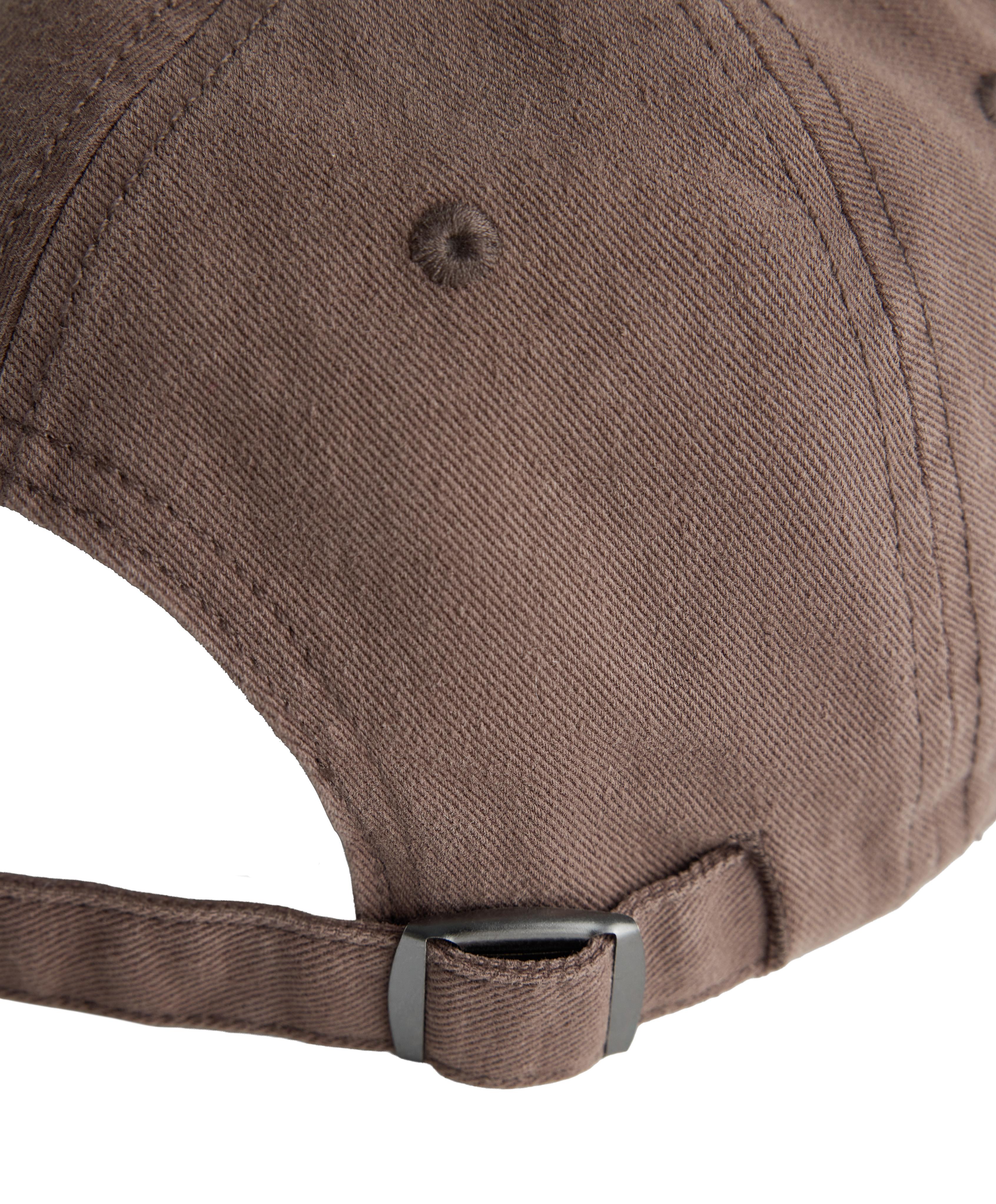 Washed-effect 100% cotton cap — BROWN