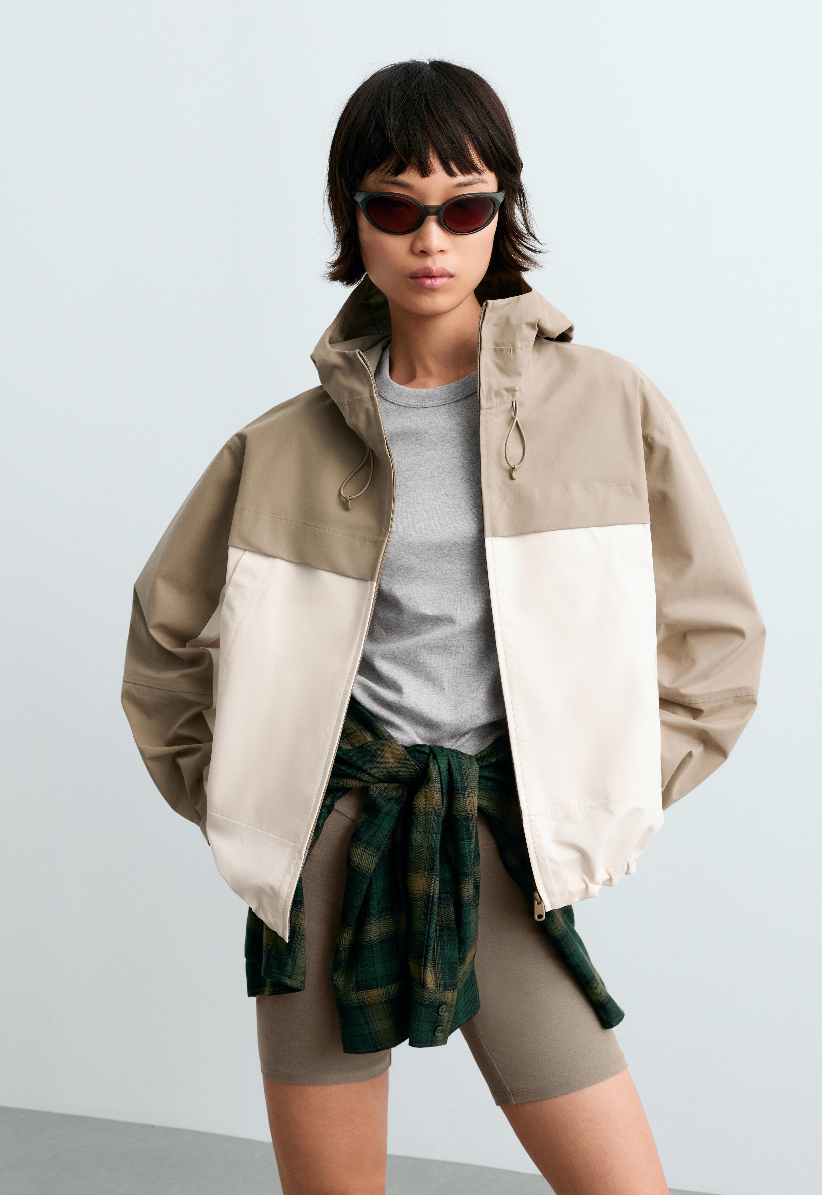 Short 10k technical waterproof canvas colour-block jacket Short 10k technical waterproof canvas colour-block jacket