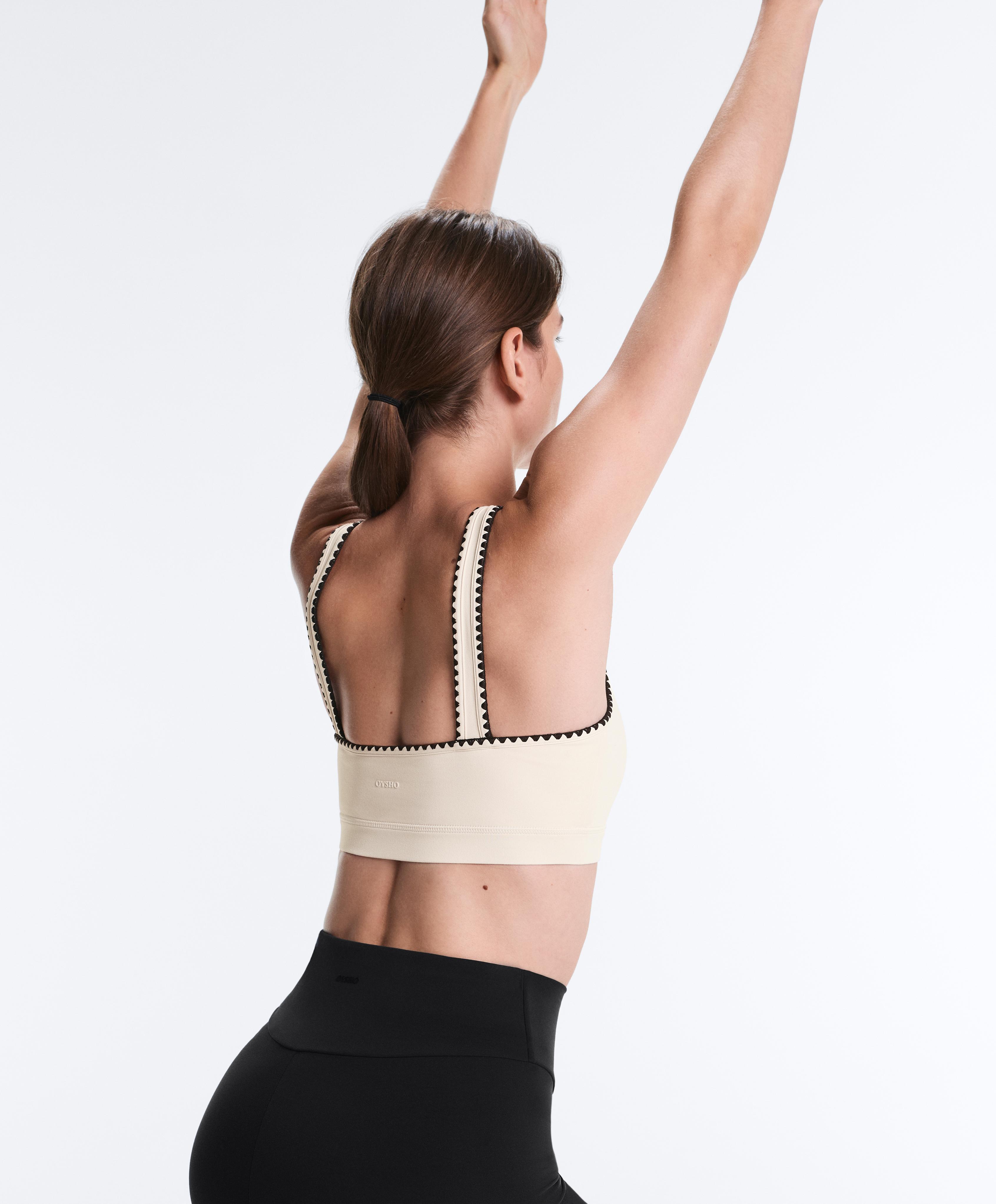 Medium-support Comfortlux sports bra with contrast seams — PALE ECRU