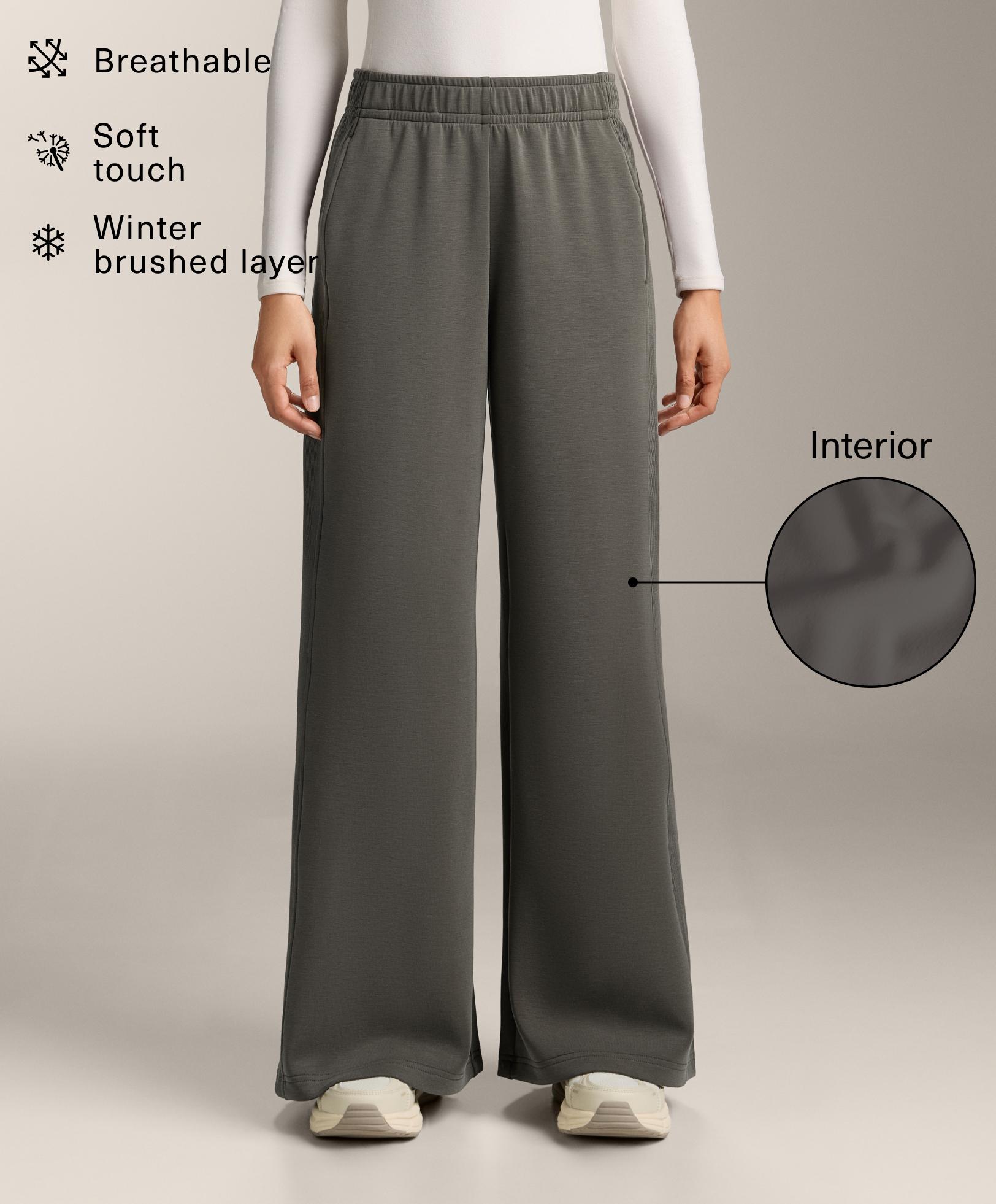 Gerade geschnittene, weite Hose mit Rippdetails an der Seite und gebürstetem Modal Gerade geschnittene, weite Hose mit Rippdetails an der Seite und gebürstetem Modal