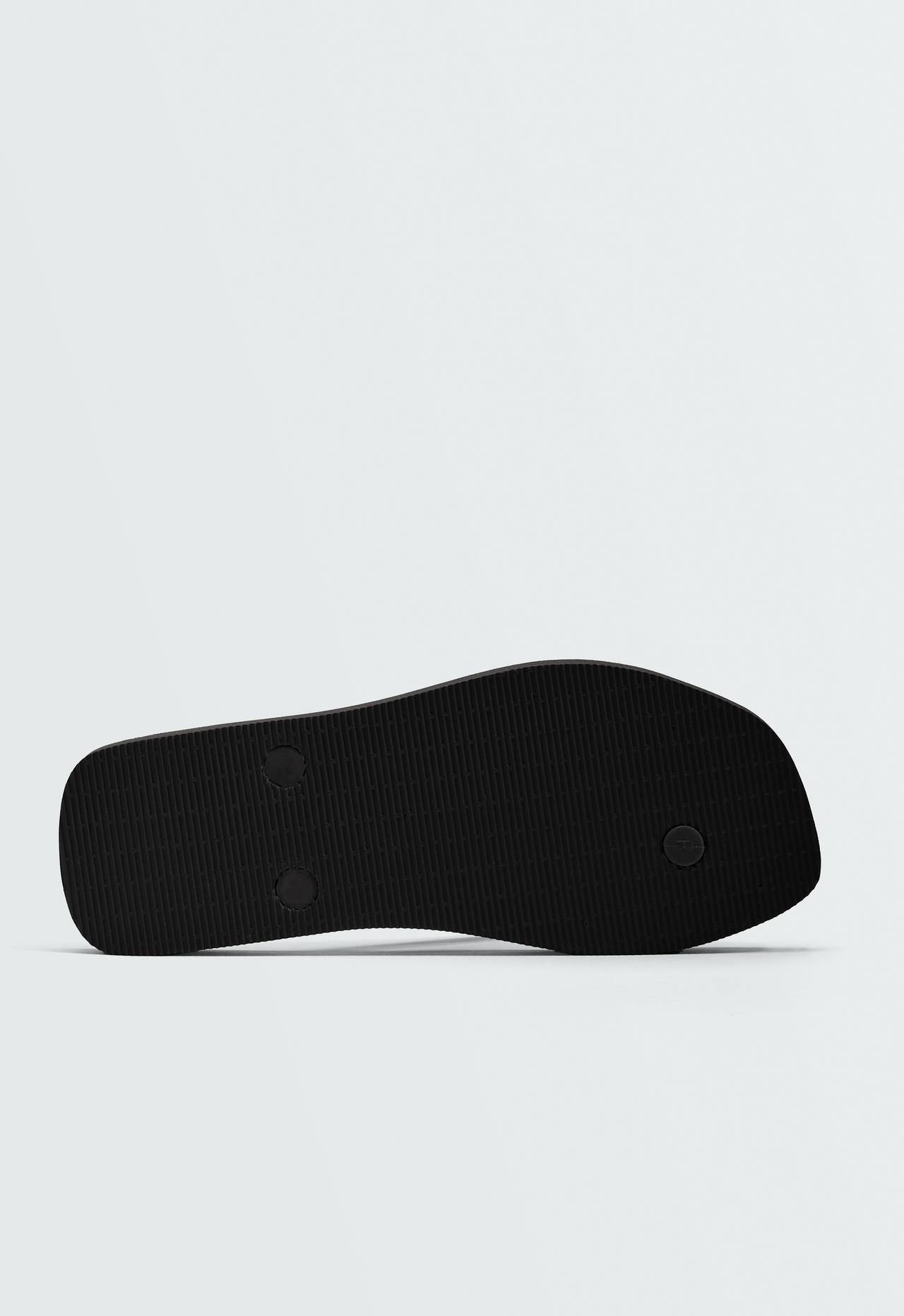 Embossed beach sandals — BLACK