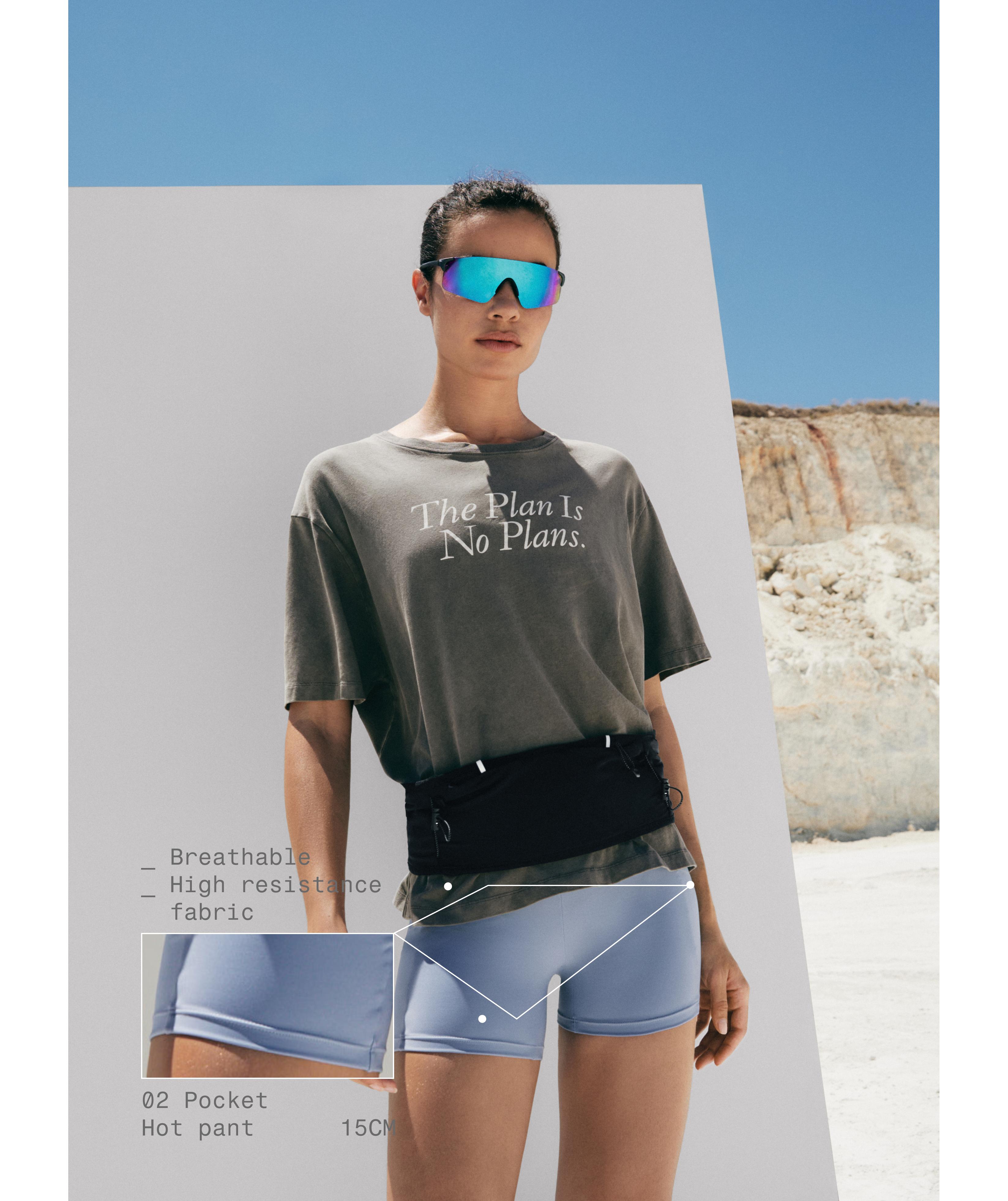 Compressive high-rise pocket 10cm hot pants — MID GREY-BLUE