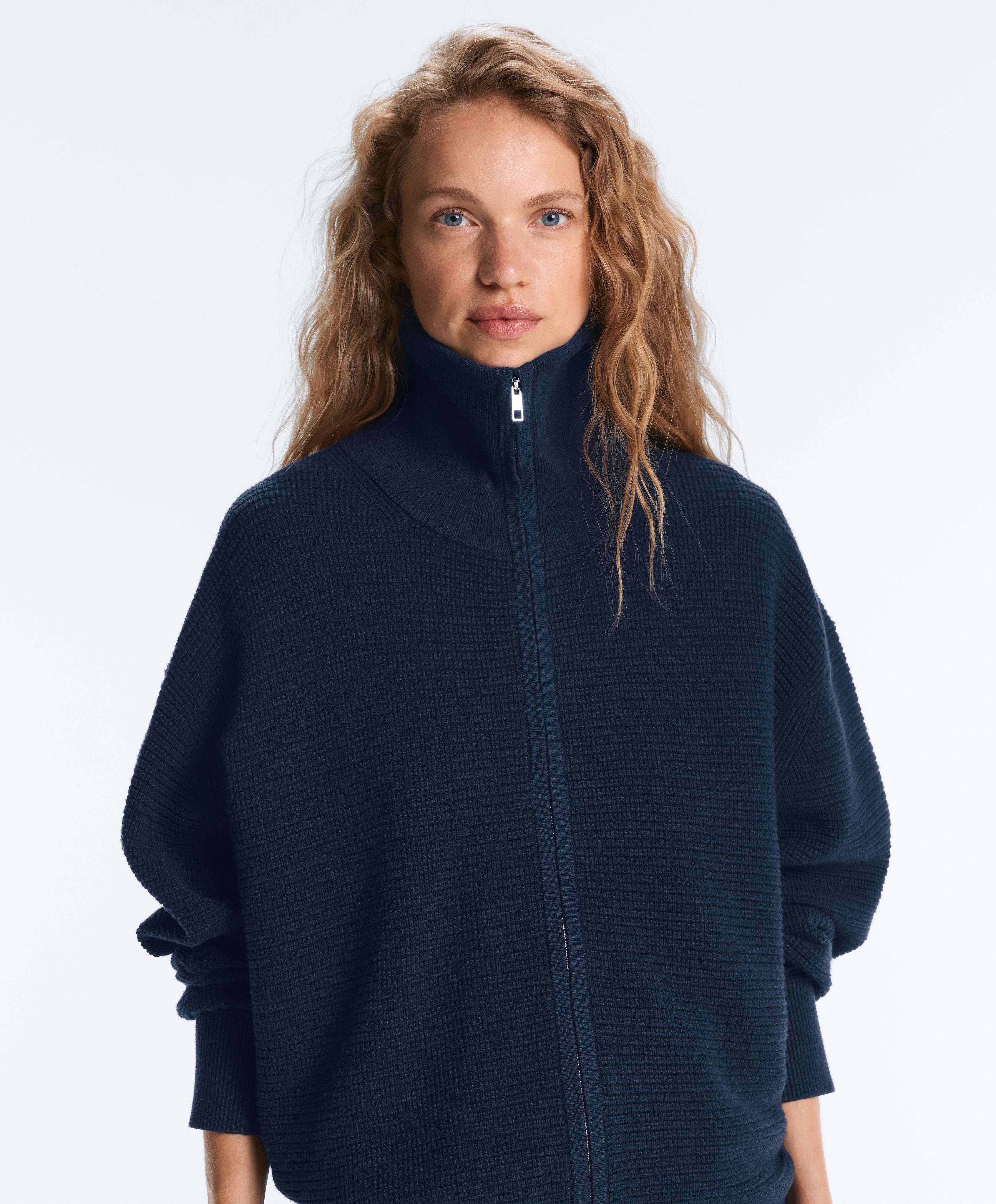 Giacca in maglia collo alto Giacca in maglia collo alto