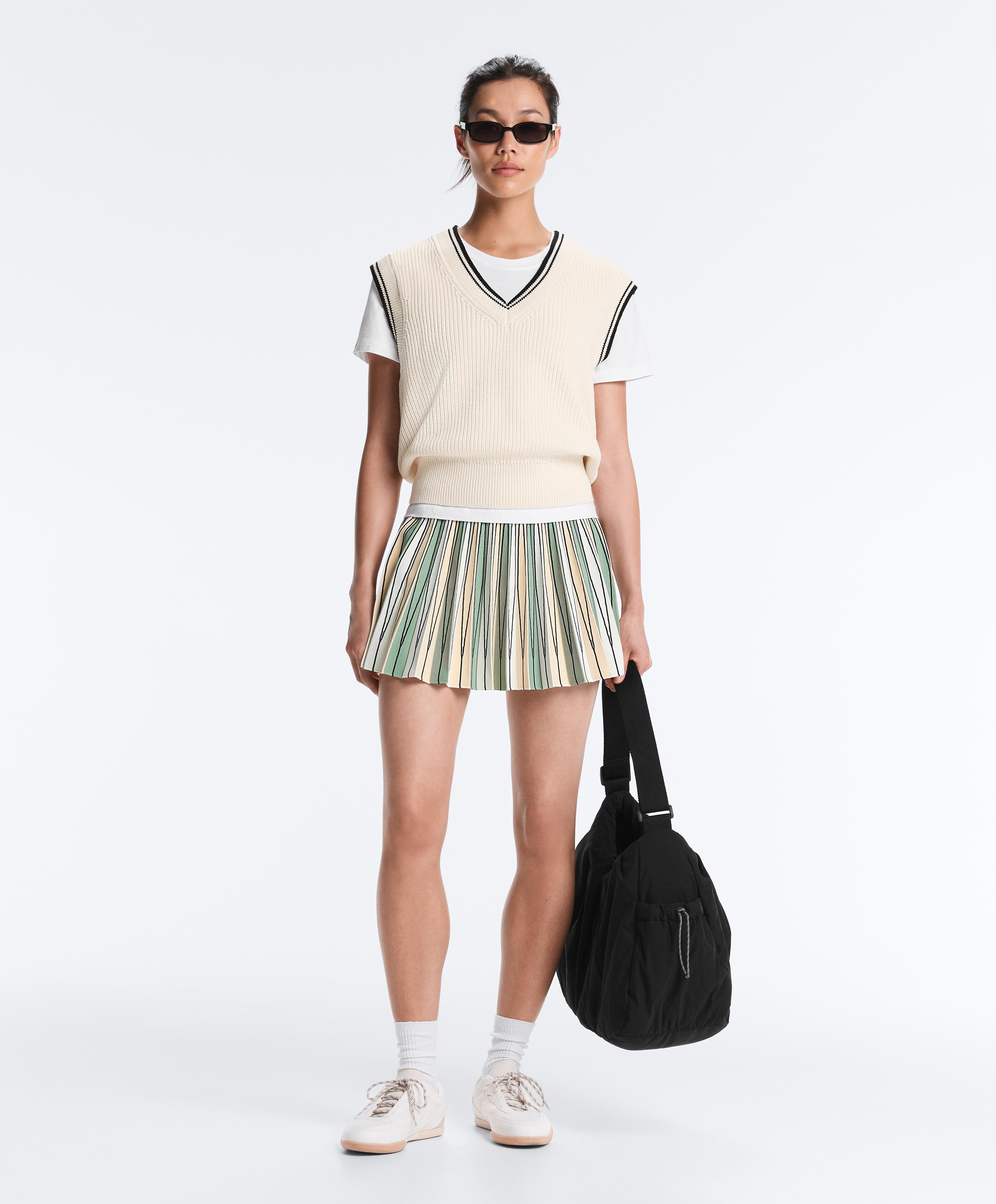 High rise seamless pleated skirt — PALE ECRU