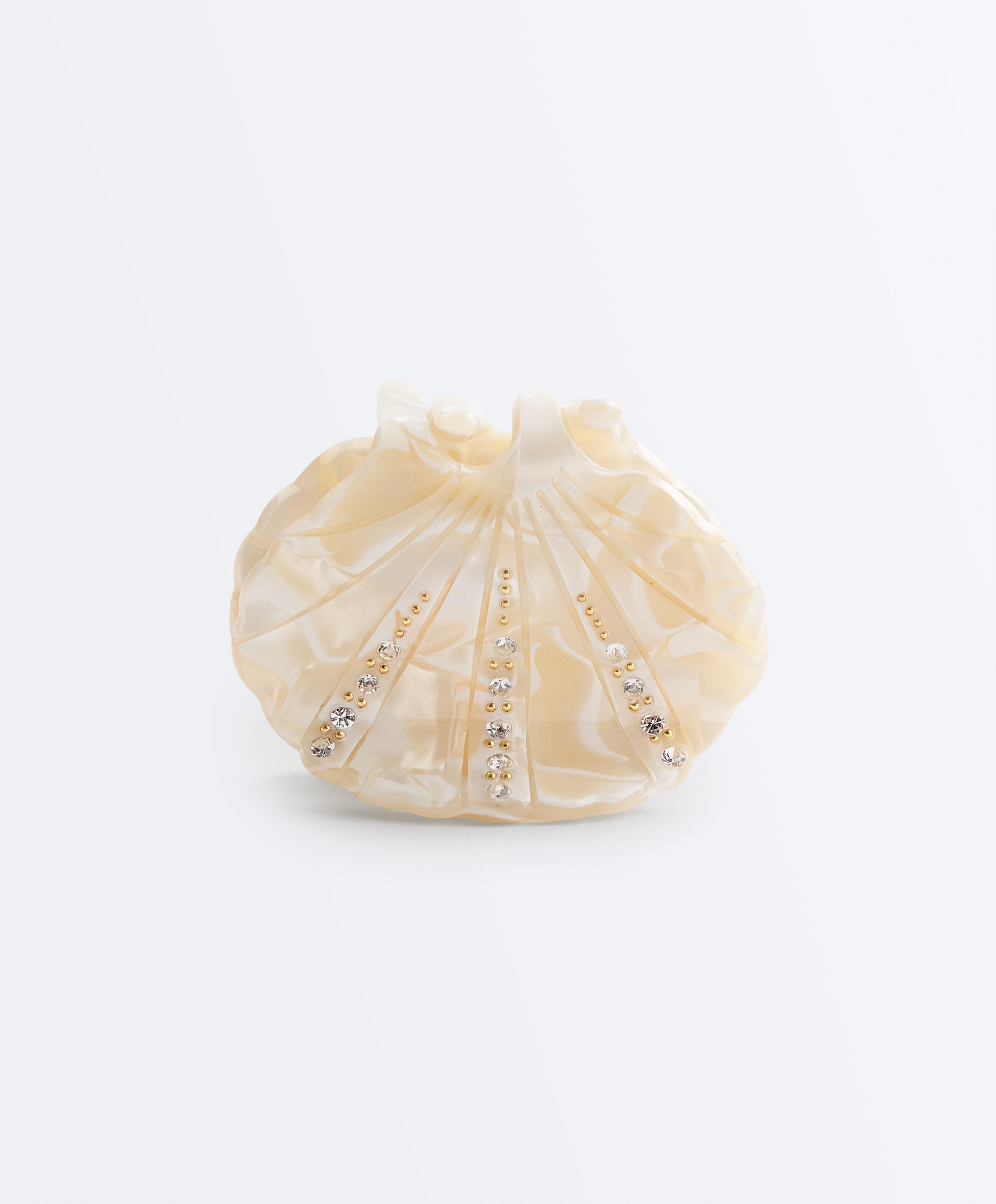 Small shell hair clip — SAND