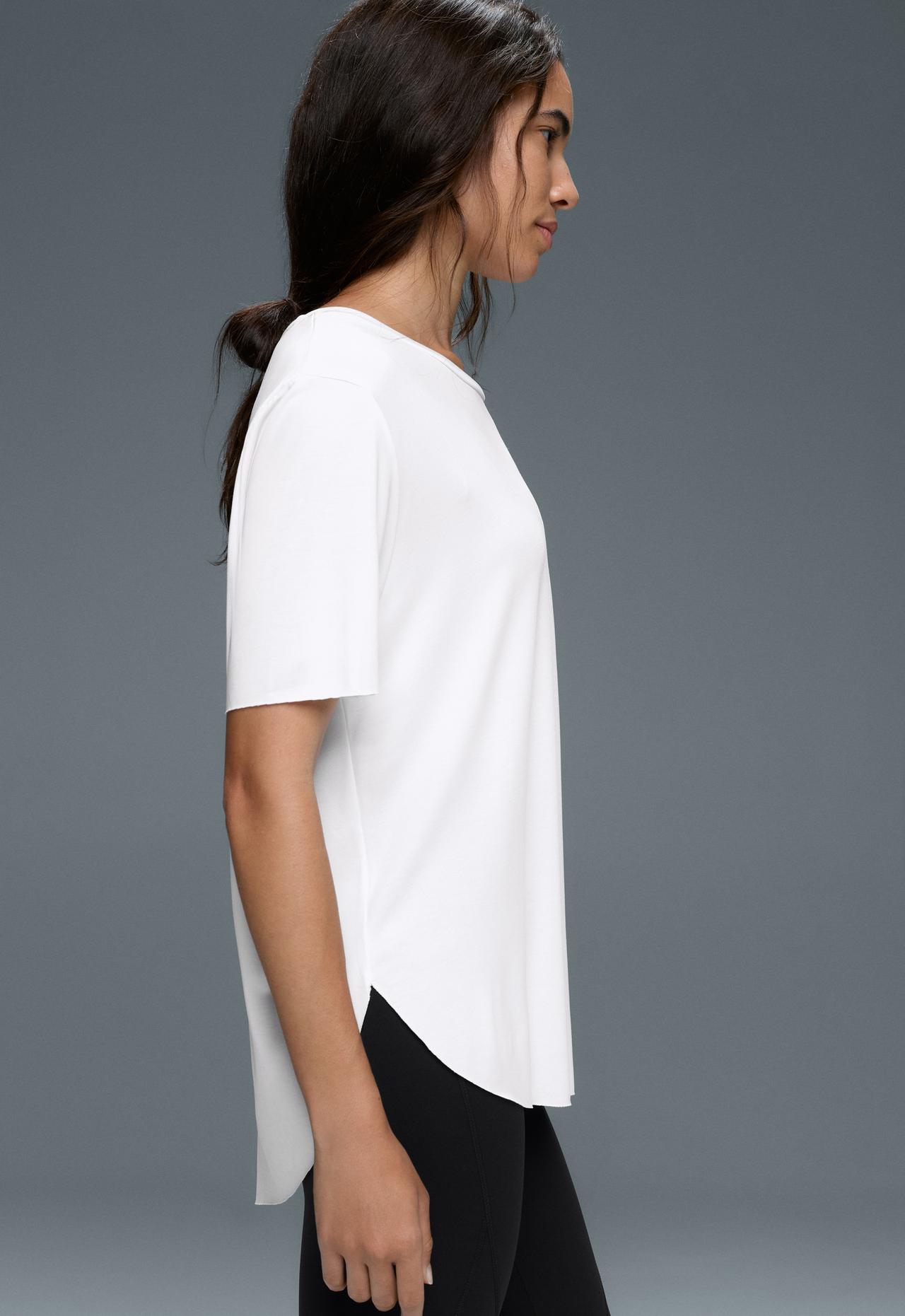 Modal blend short-sleeved T-shirt with rounded back hem — WHITE 