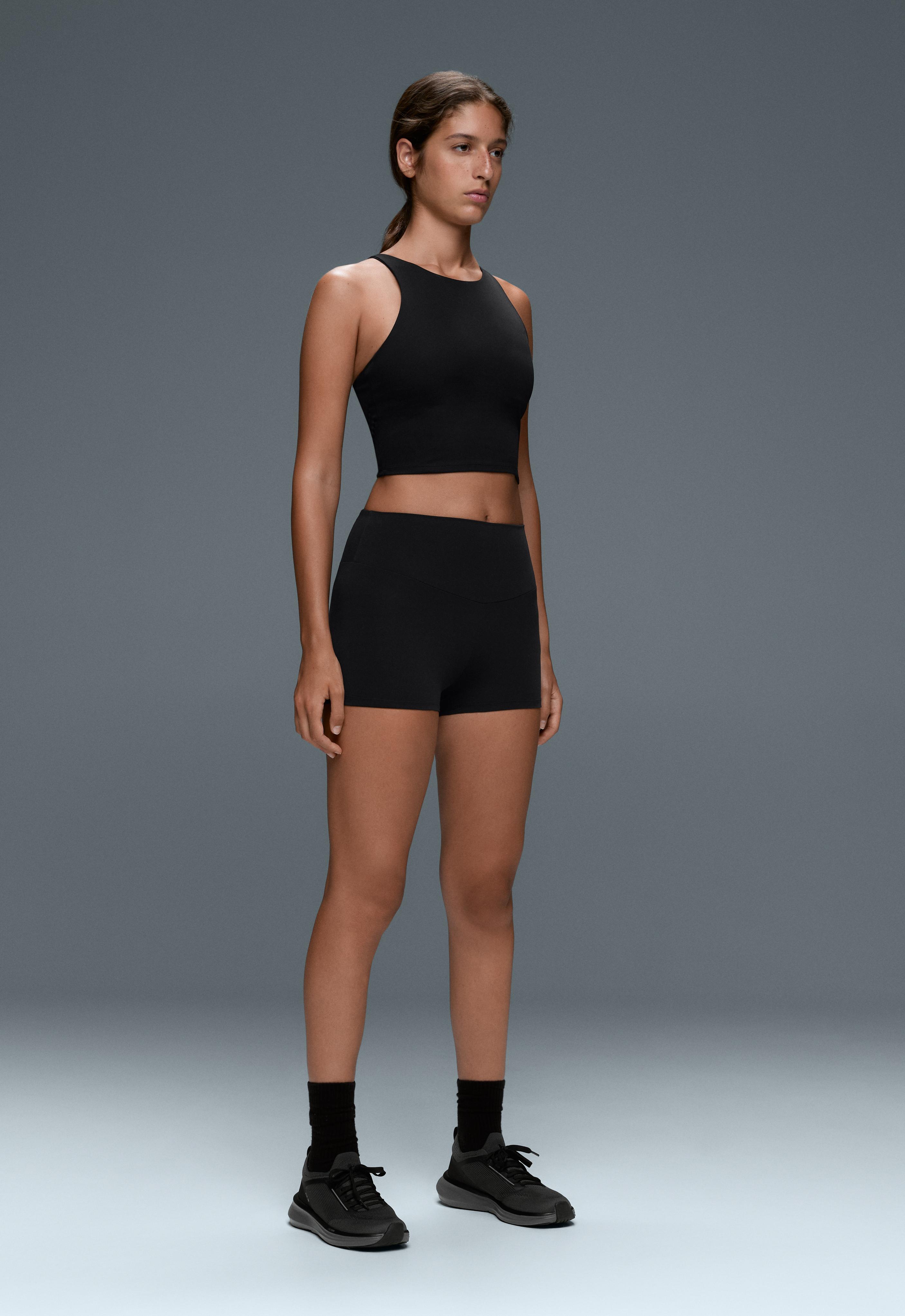 Comfortlux high-rise 5cm hot pants — BLACK