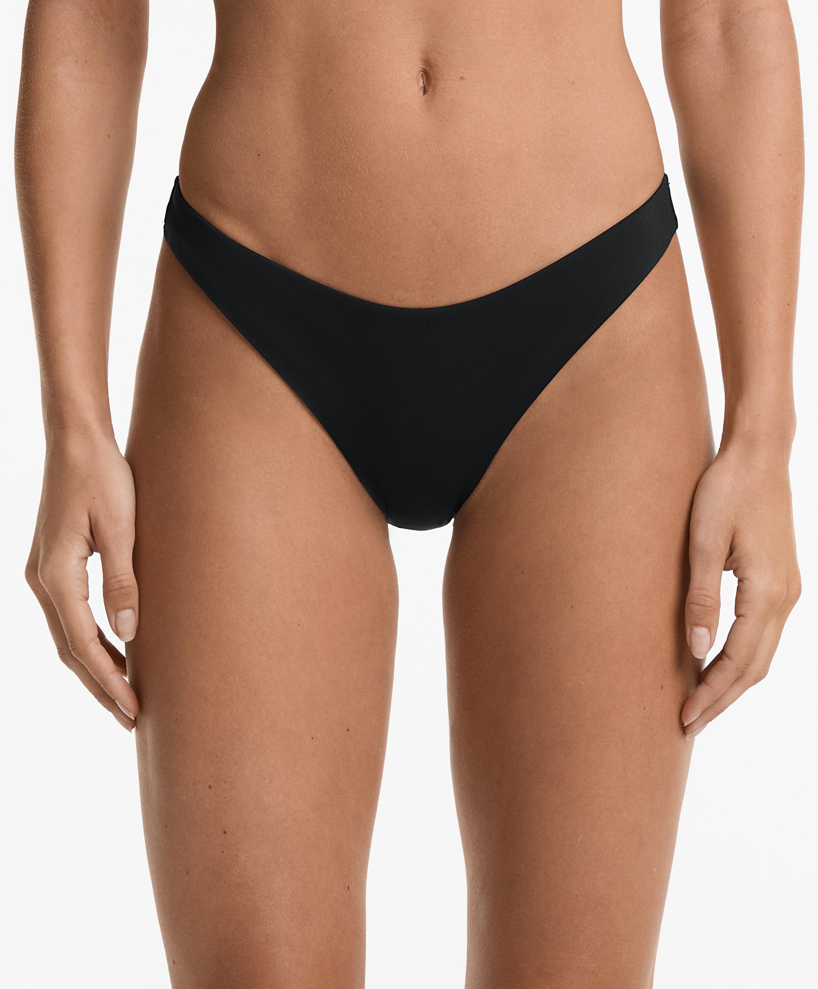 سروال بيكيني متوسط التغطية بقصة منحنية سروال بيكيني متوسط التغطية بقصة منحنية