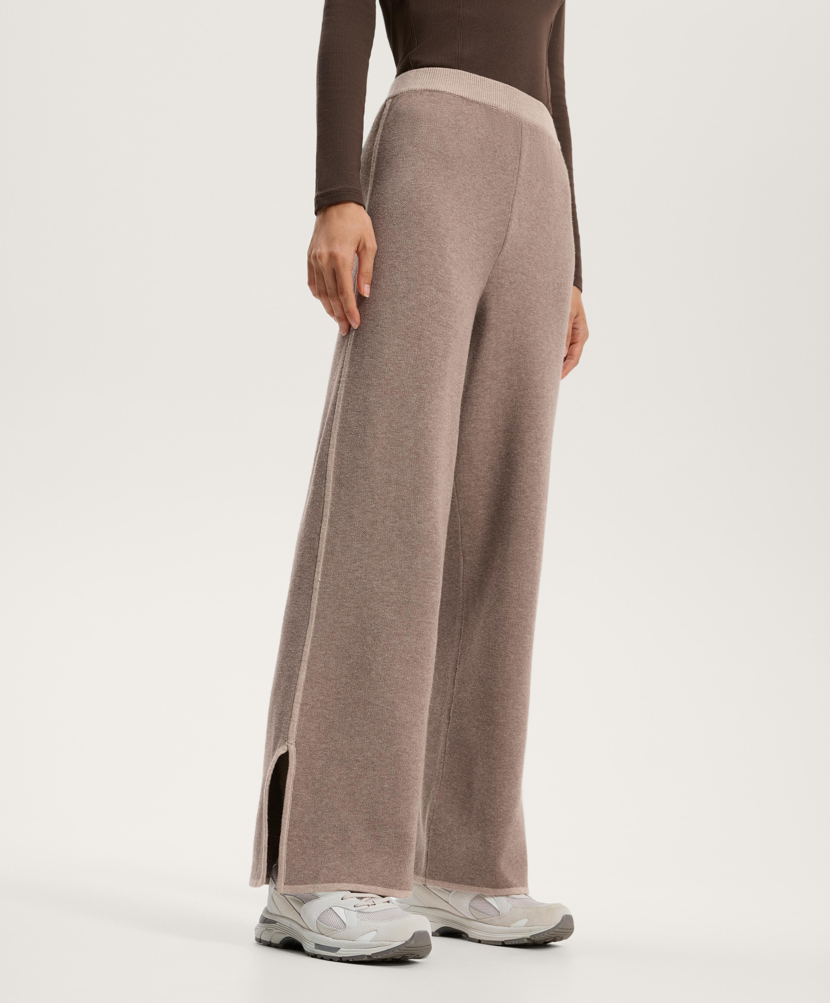 Contrast piping straight leg knit trousers