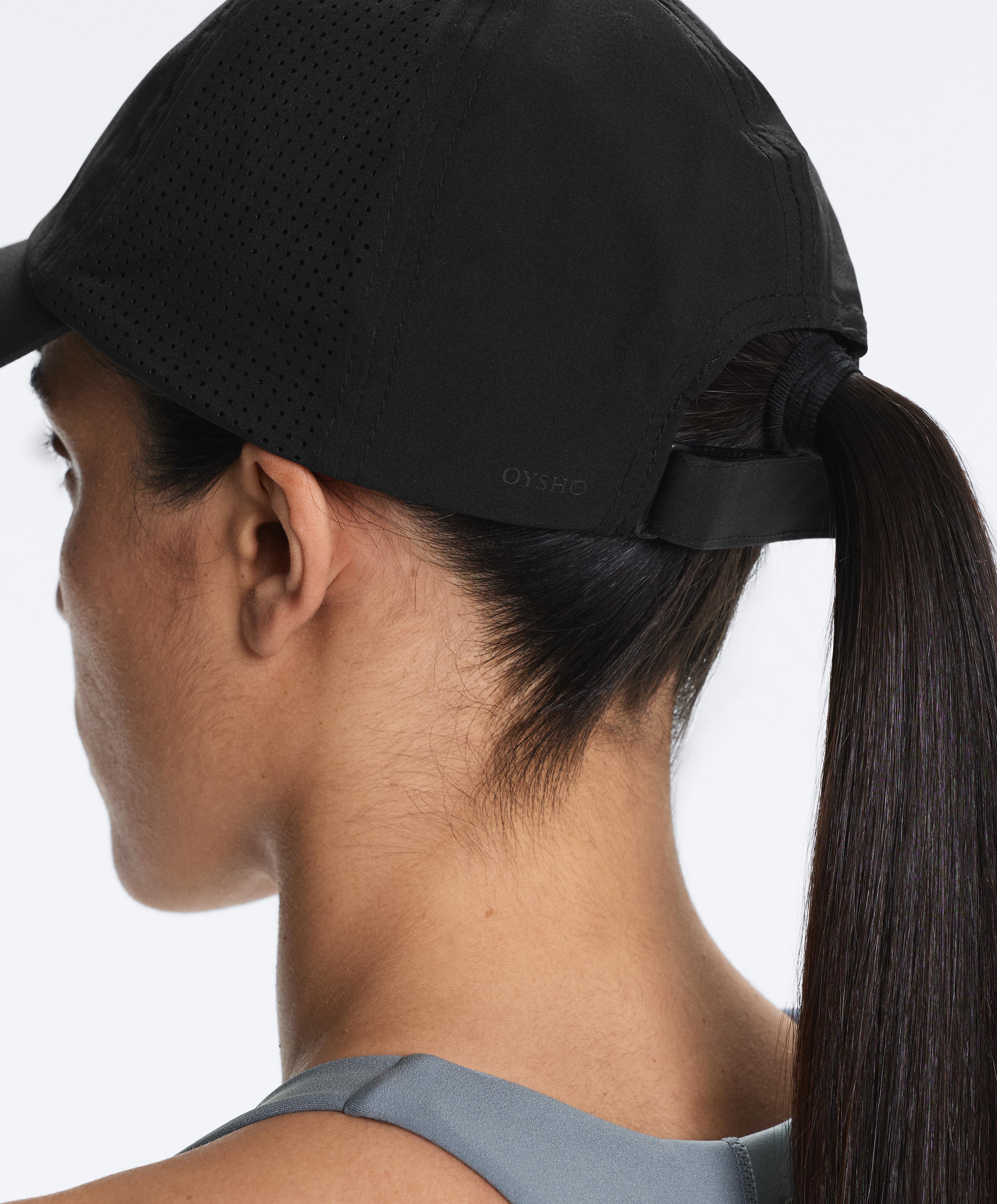 Sports cap — BLACK
