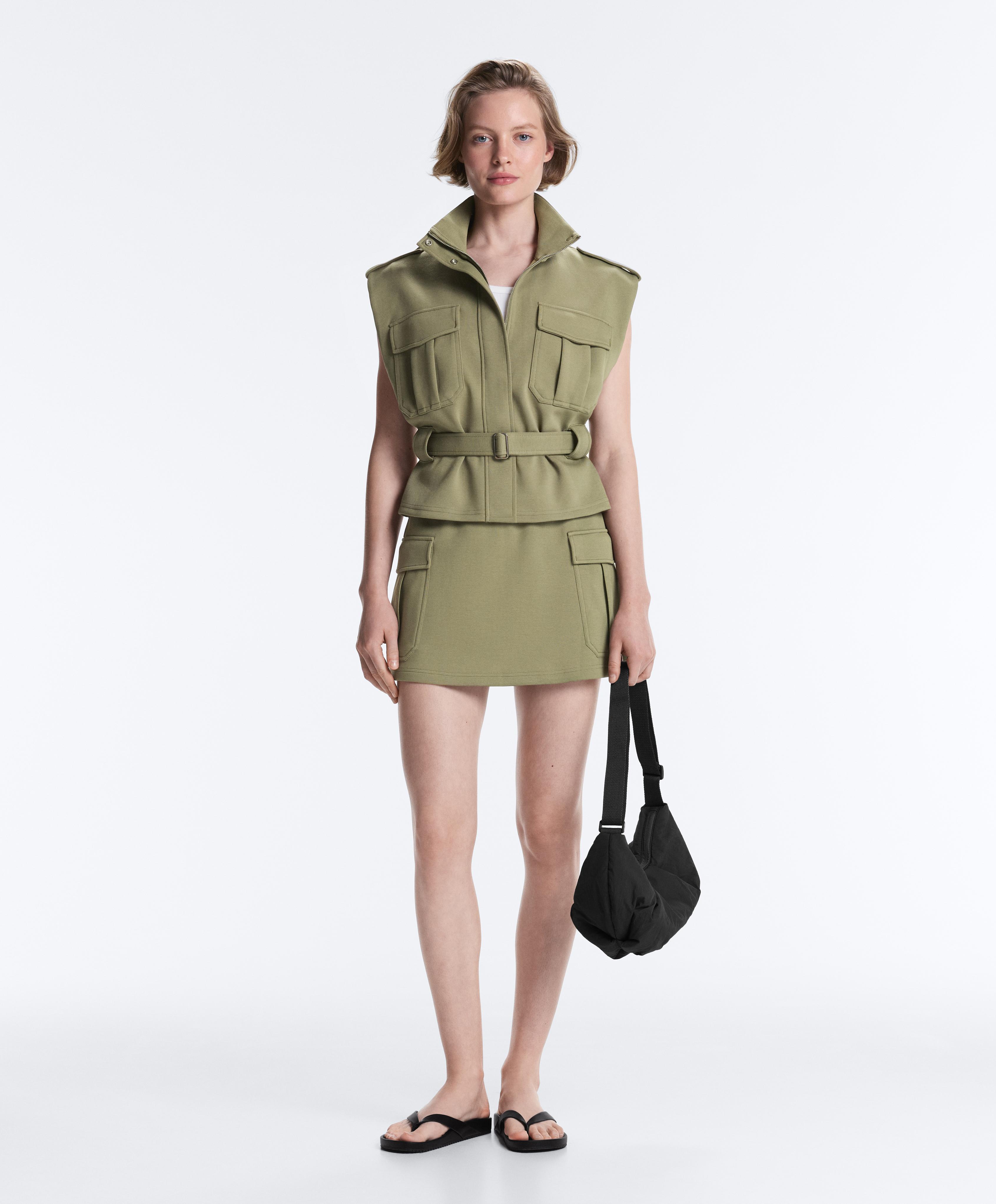 Short piqué skirt with cotton pockets — YELLOW GREEN