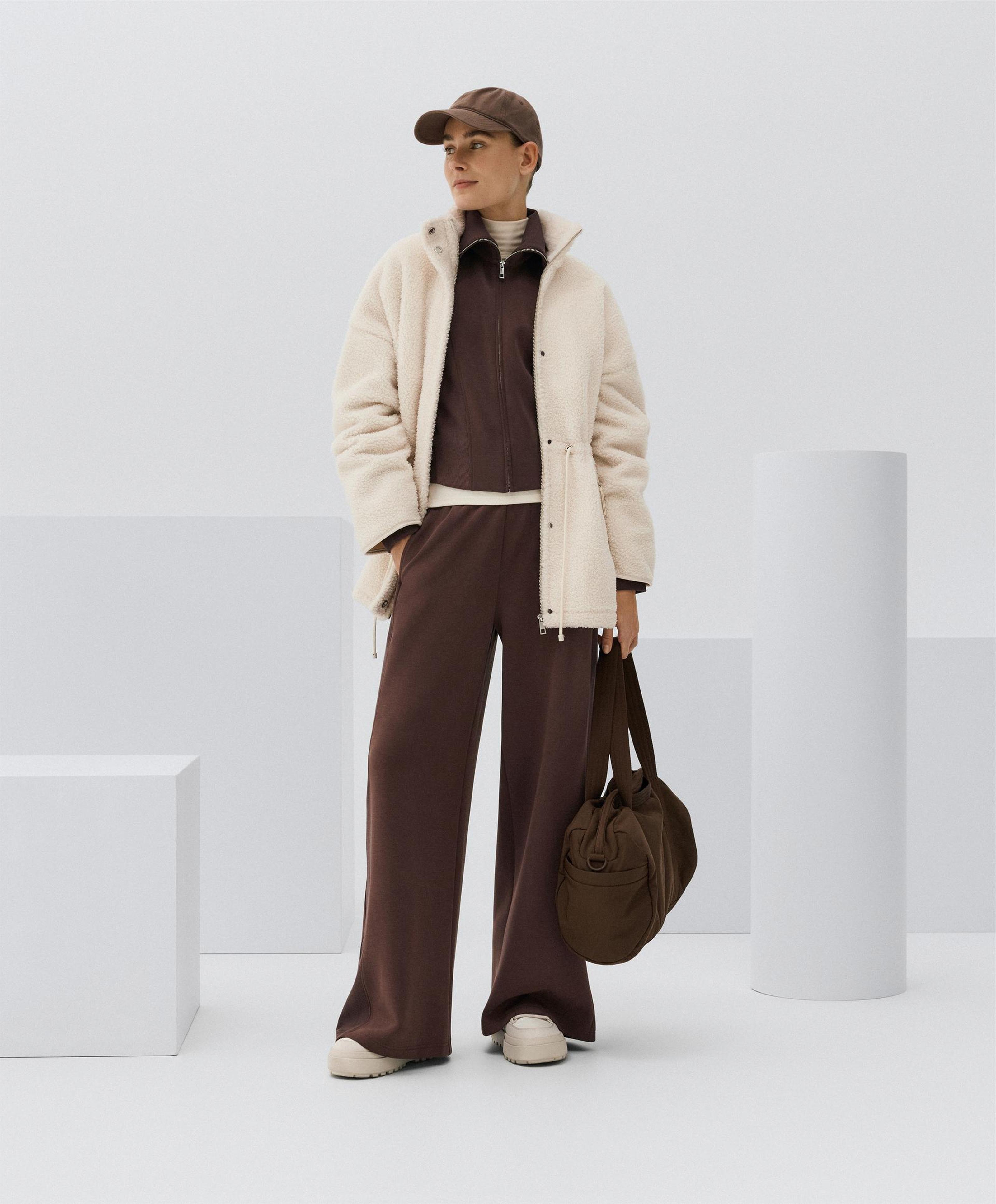 Bowling style sports bag — BROWN